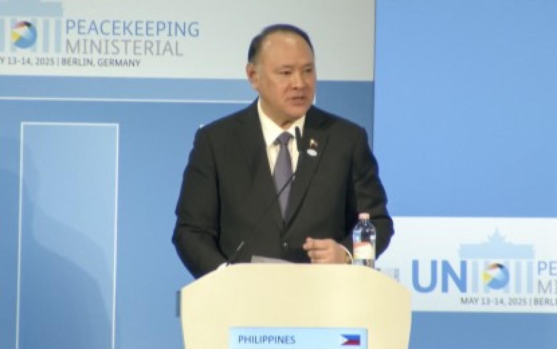 国防部长吉尔伯托提奥多罗。
