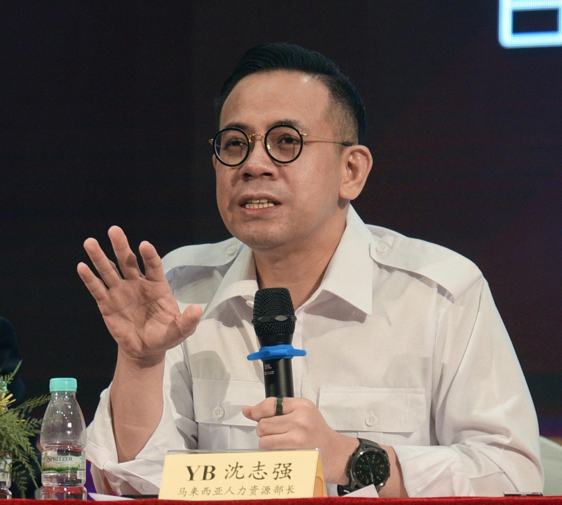 沈志强：教育机构不用政府通过法律，来强制性要求他们缴纳相关培训税款。