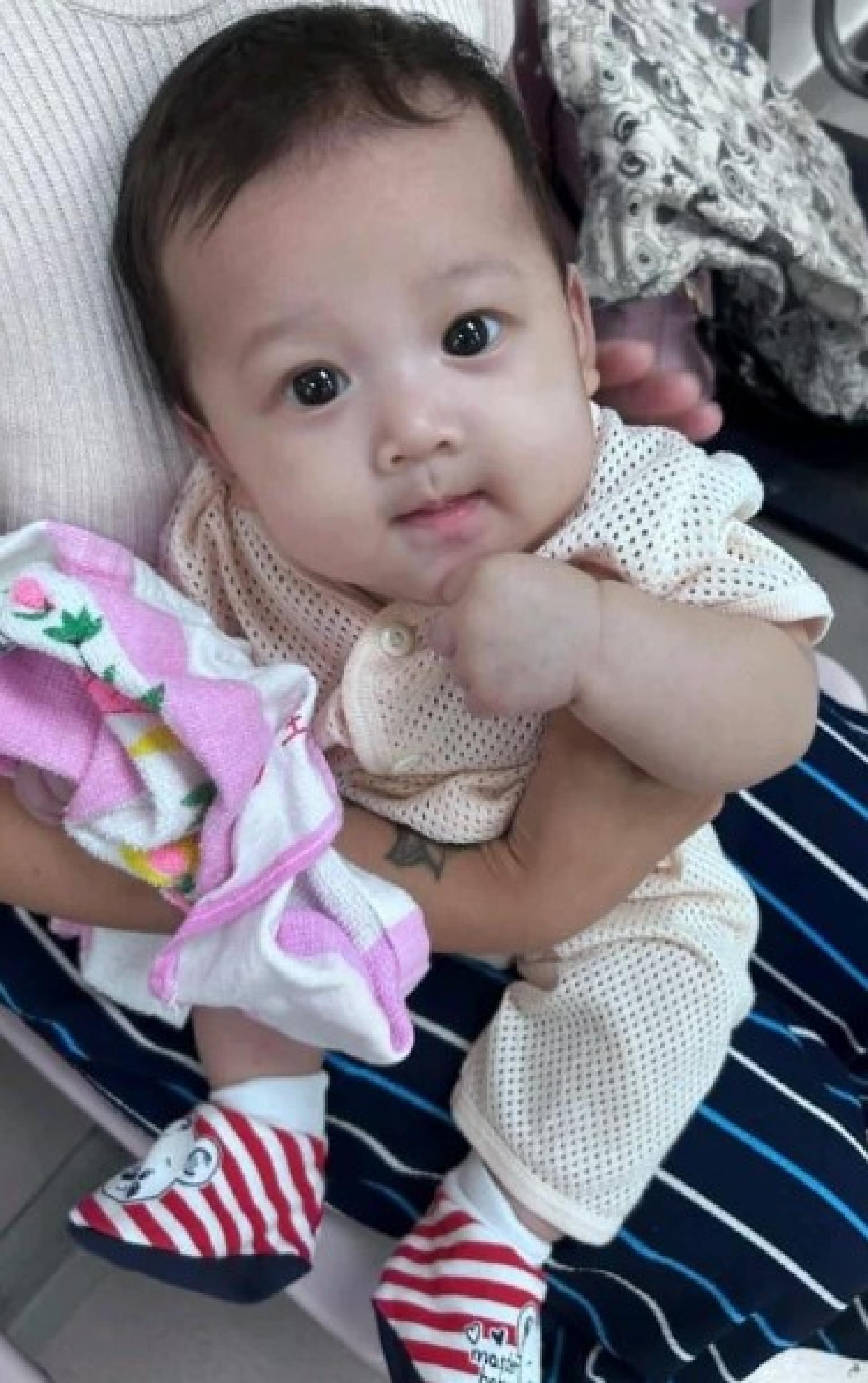 Bayi perempuan yang ditinggalkan di bilik rumah sewa Jalan Tunku Osman, Sibu pada 10 April lalu.