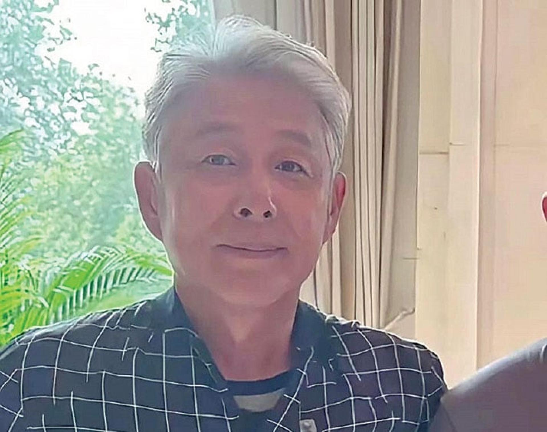 陈道明近日顶银白发现身。