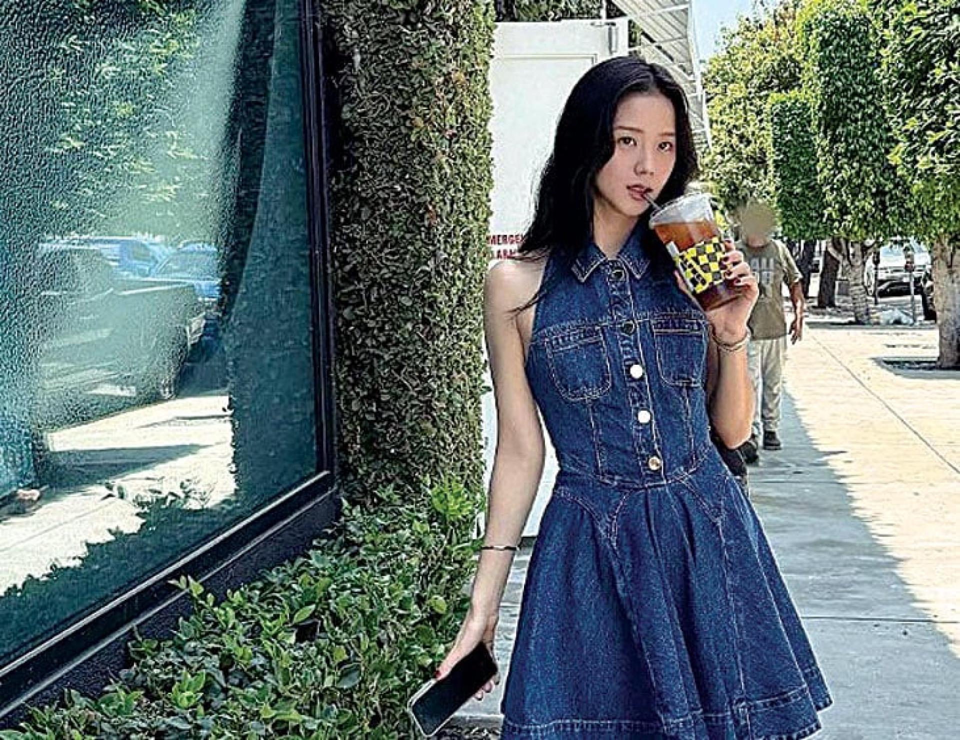 Jisoo完成BLACK PINK美国洛杉矶演唱会后，于当地拍摄美照。