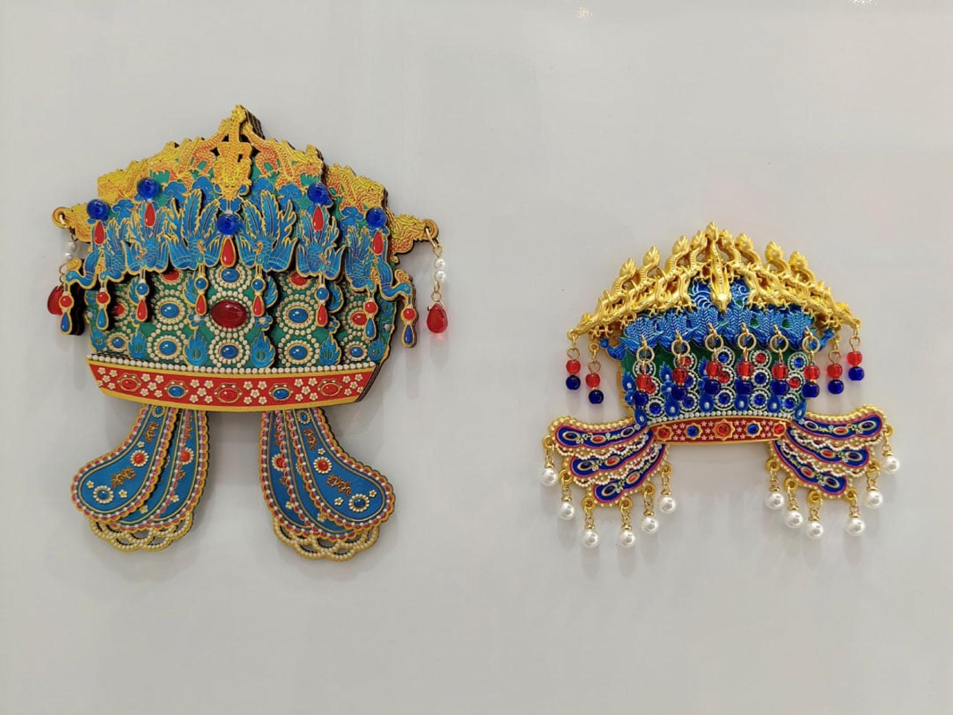 展出的“凤冠冰箱贴”。