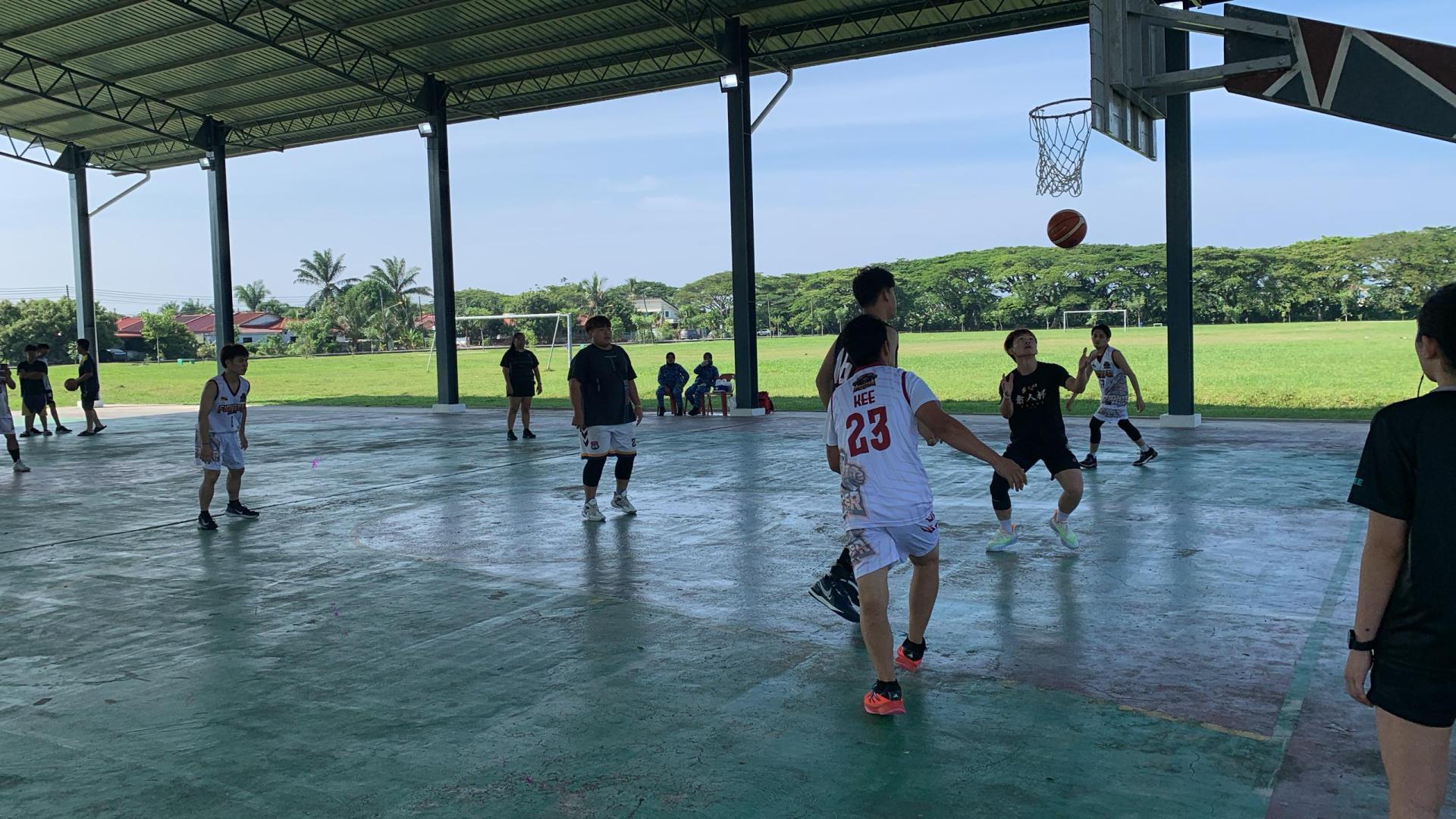 人联史纳汀青团主办三对三篮球赛开打，12支队伍竞技  。