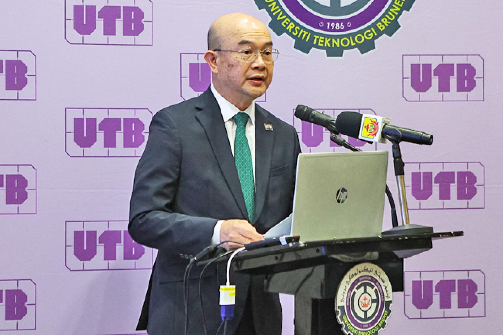 汶莱理工大学助理副校长莫哈末赛夫在会上致词