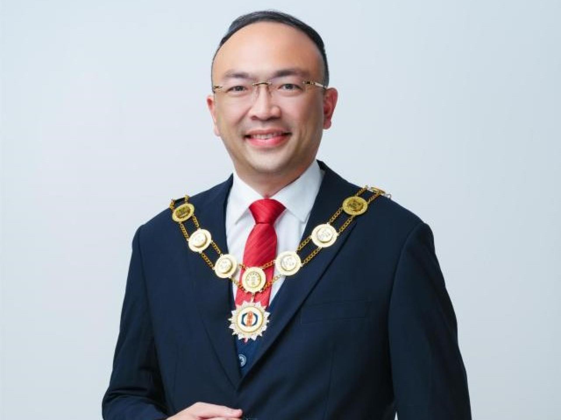 郑国栋。