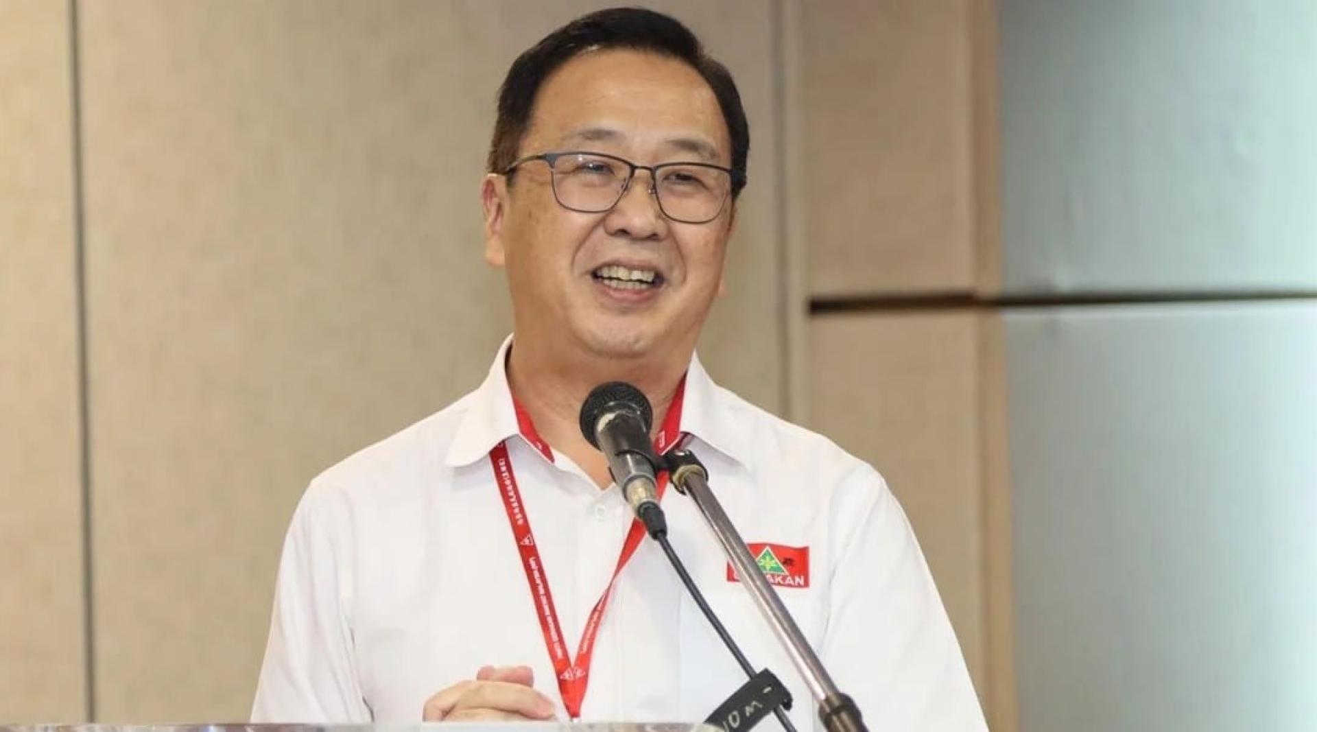 刘华才提醒团结政府，如果政府再不停止毫无节制的借贷行为，将影响我国的信用评级。