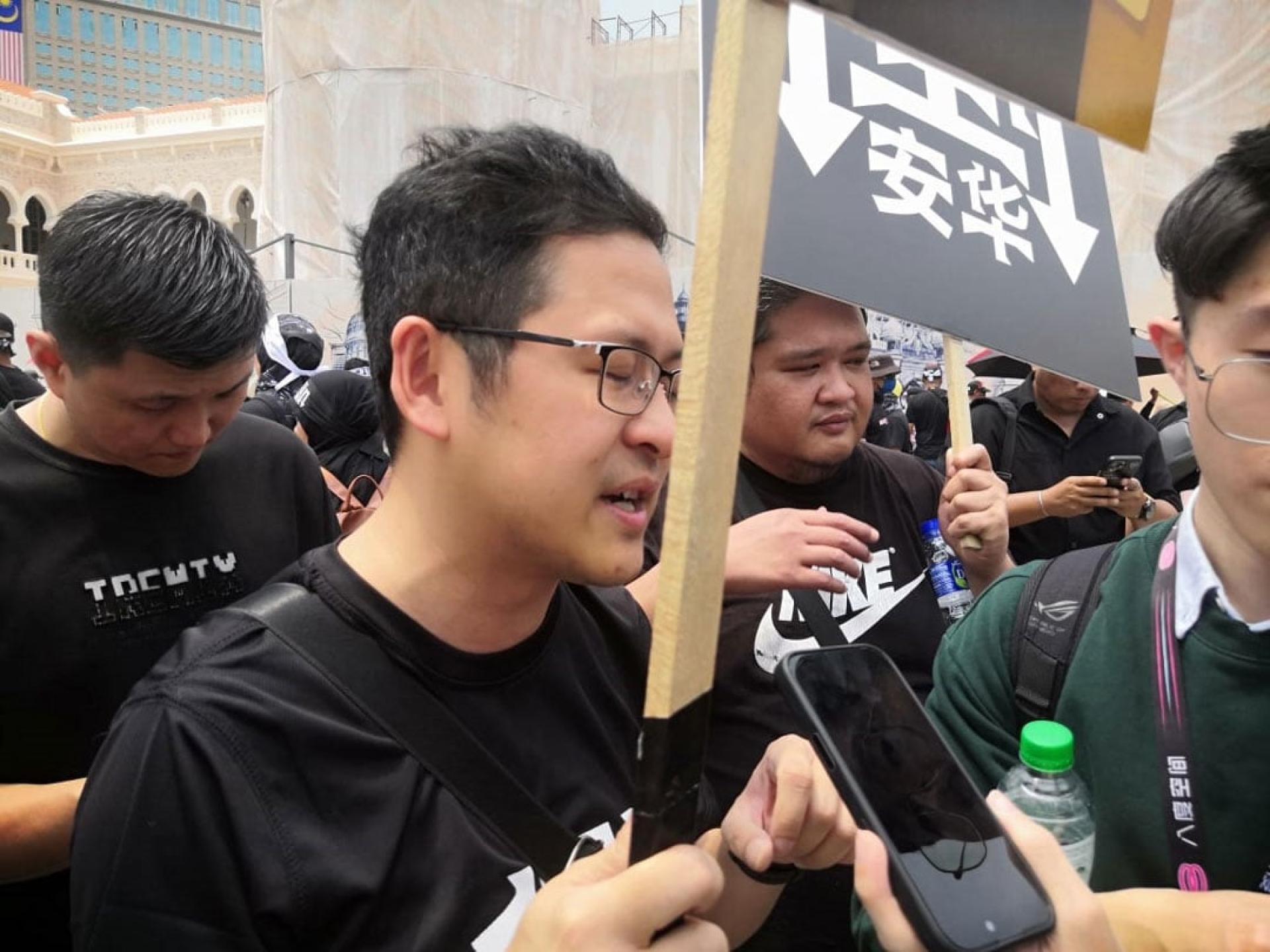 李文轩：国家经济在安华领导下已逐渐失衡。