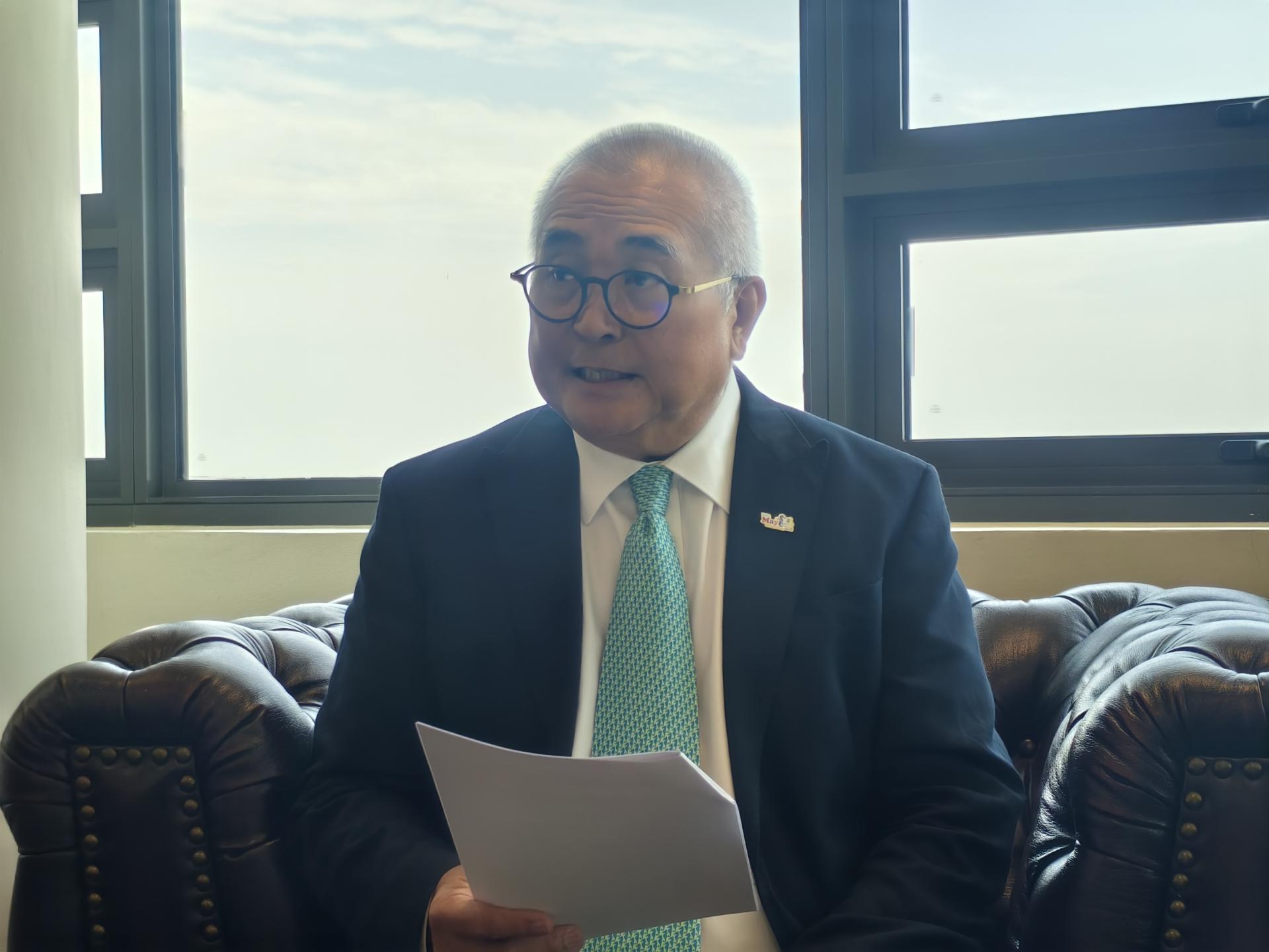 市长俞小珊吁商家公众勿非法占用公共停车位，将依法执法处理。