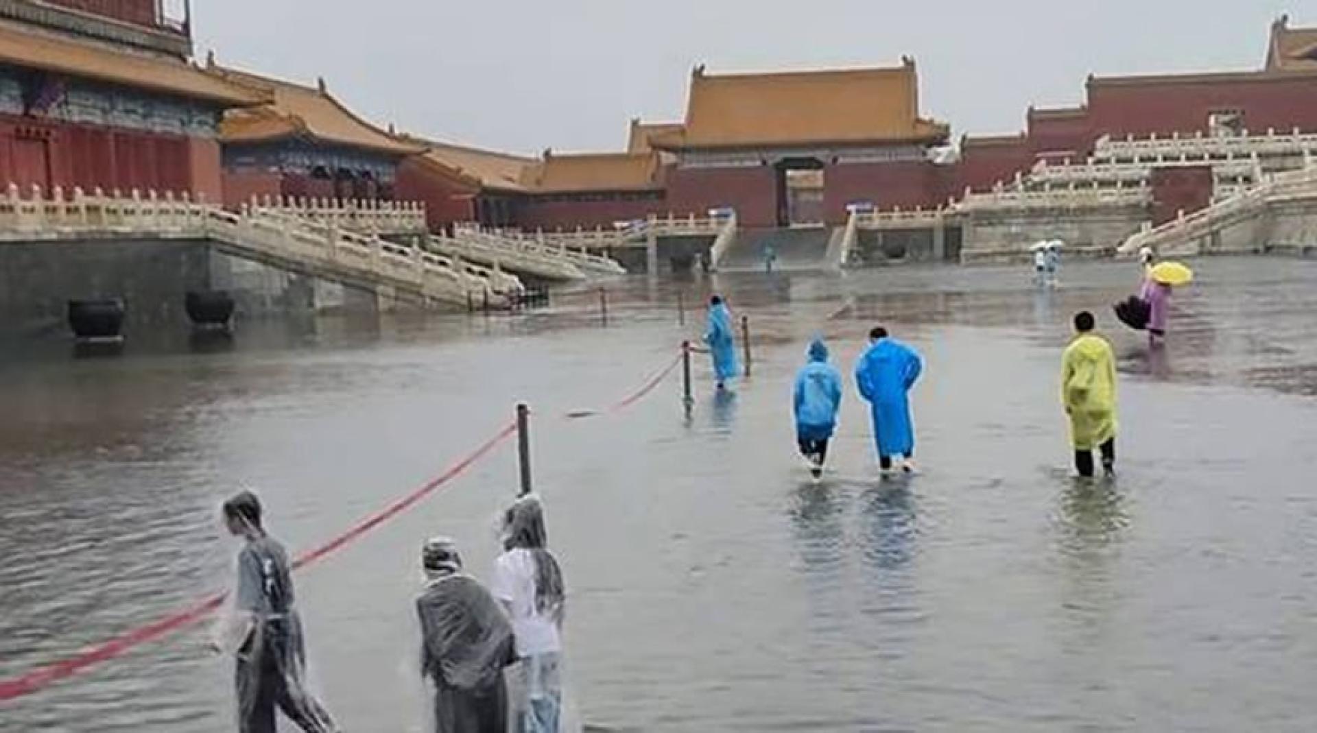 受暴雨影响，故宫博物院29日临时关闭。