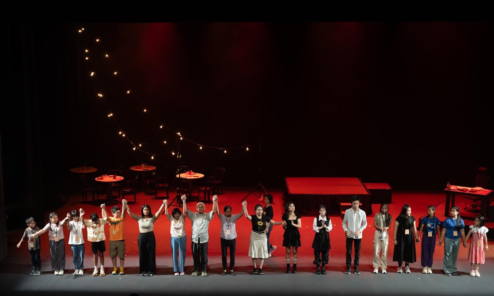 心向太阳剧坊成立25周年银禧纪念公演舞台剧《奋斗》，只演出两场。