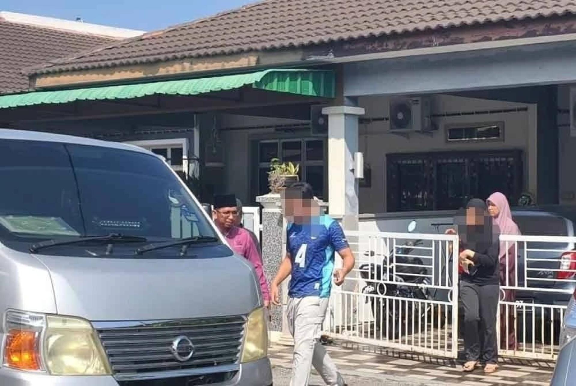 这对来自甲州医院的医生疑幽会，遭宗教局逮捕。