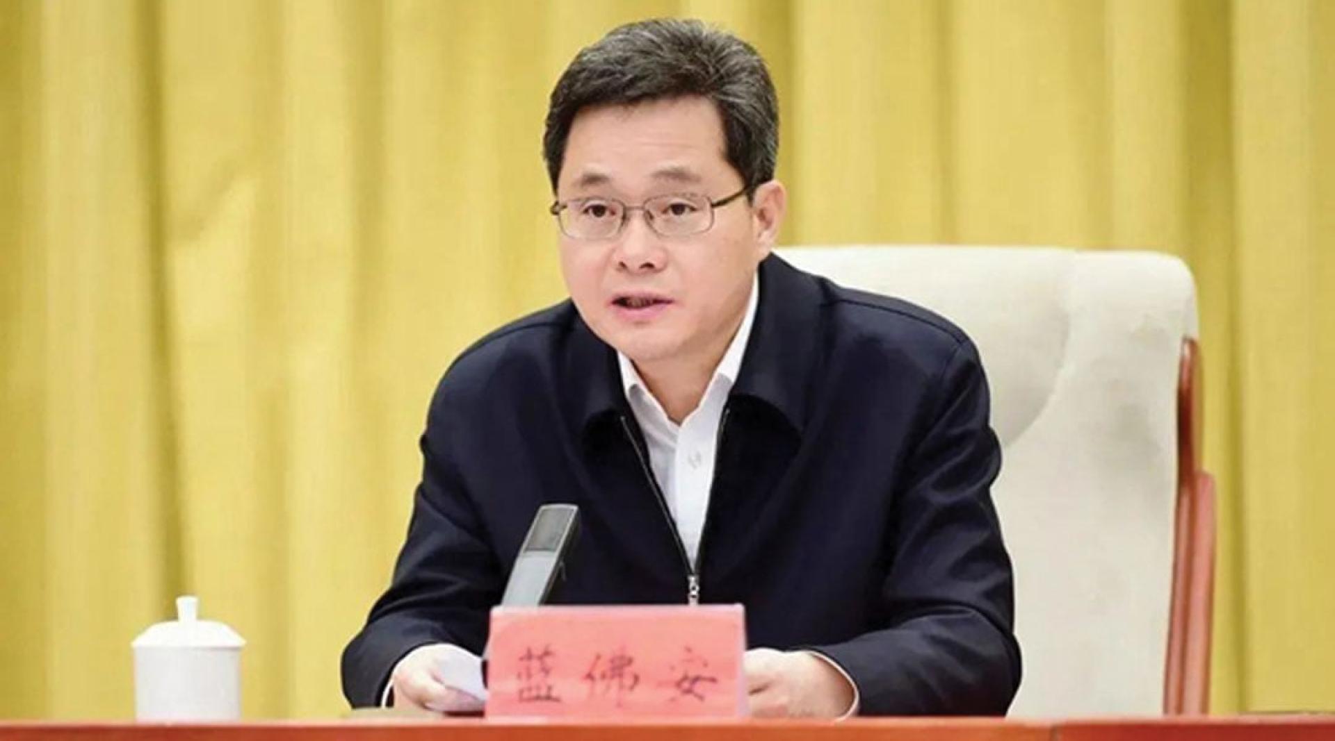 中国财政部长蓝佛安说，要以促消费为重点支持扩大内需，进一步释放国内市场在促消费方面的潜力。