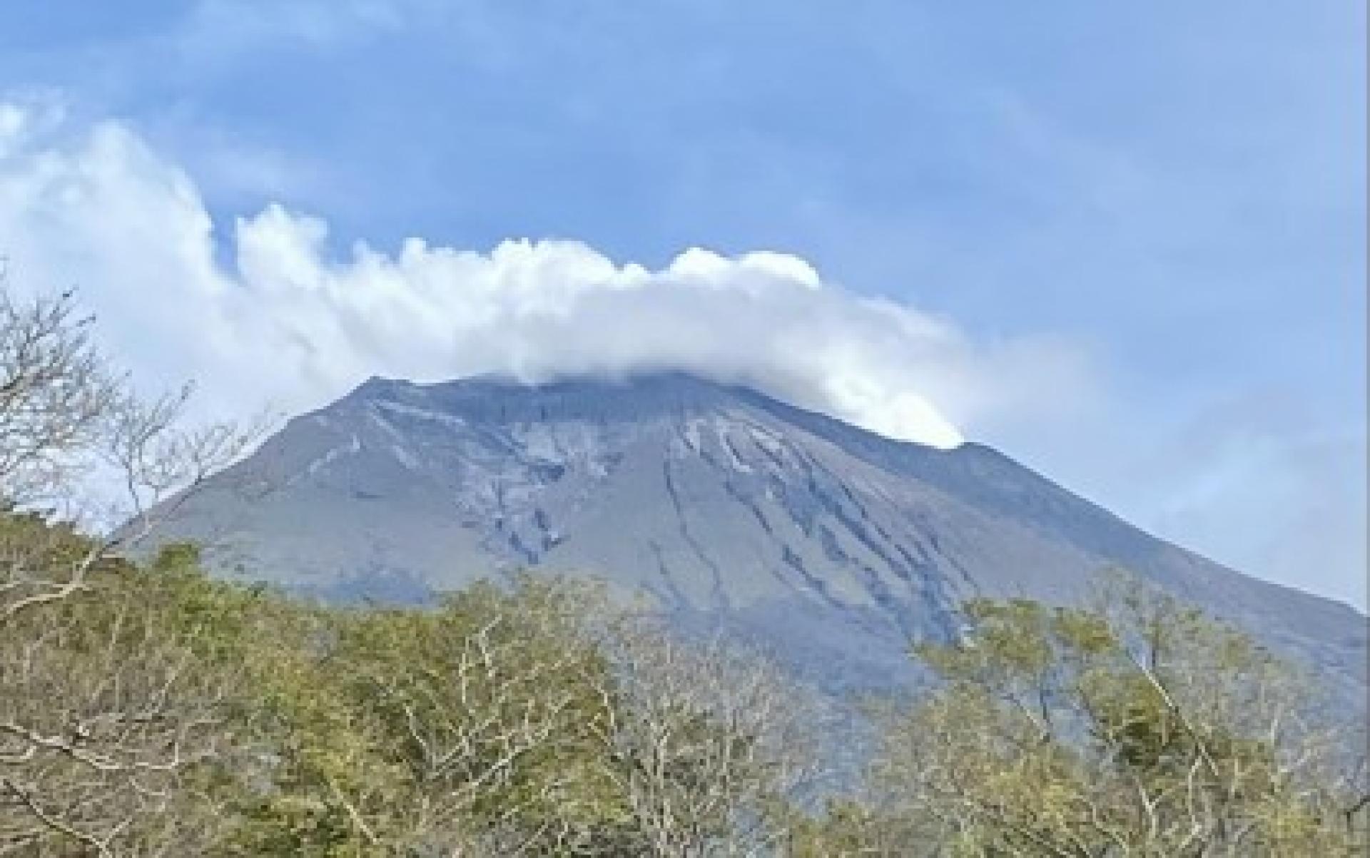内格罗斯岛卡拉翁火山。（档案照）