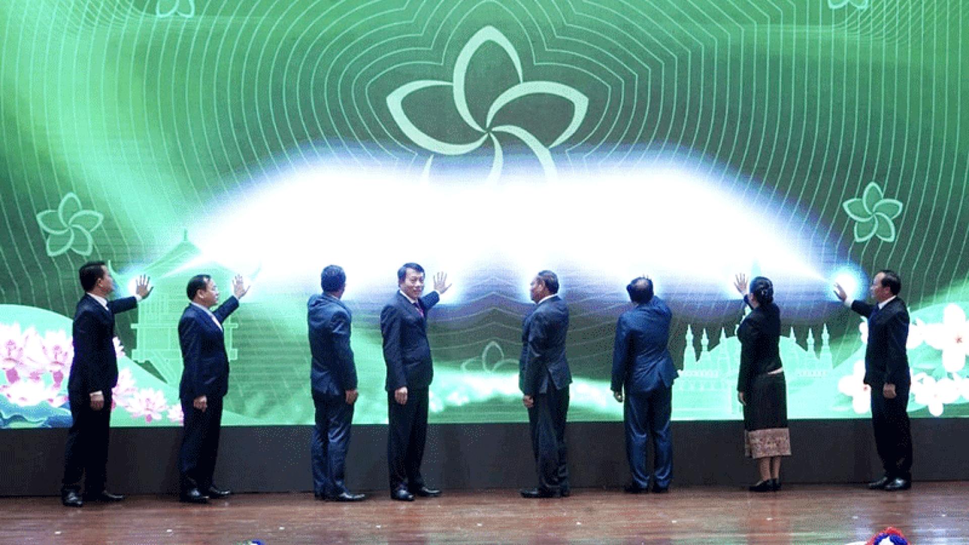 老挝与越南官员周三在万象共同启动数字公民身份证及管理系统，标志着两国数字化转型合作进入新阶段。