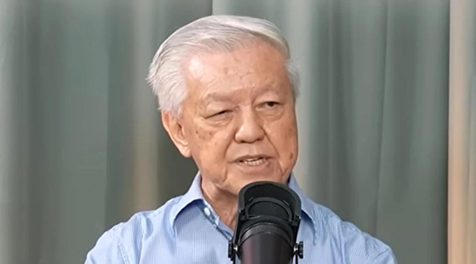 马华前任总会长蔡细历到播客节目“标题党总部”做客，评论安华政府的表现。（视频画面截图）
