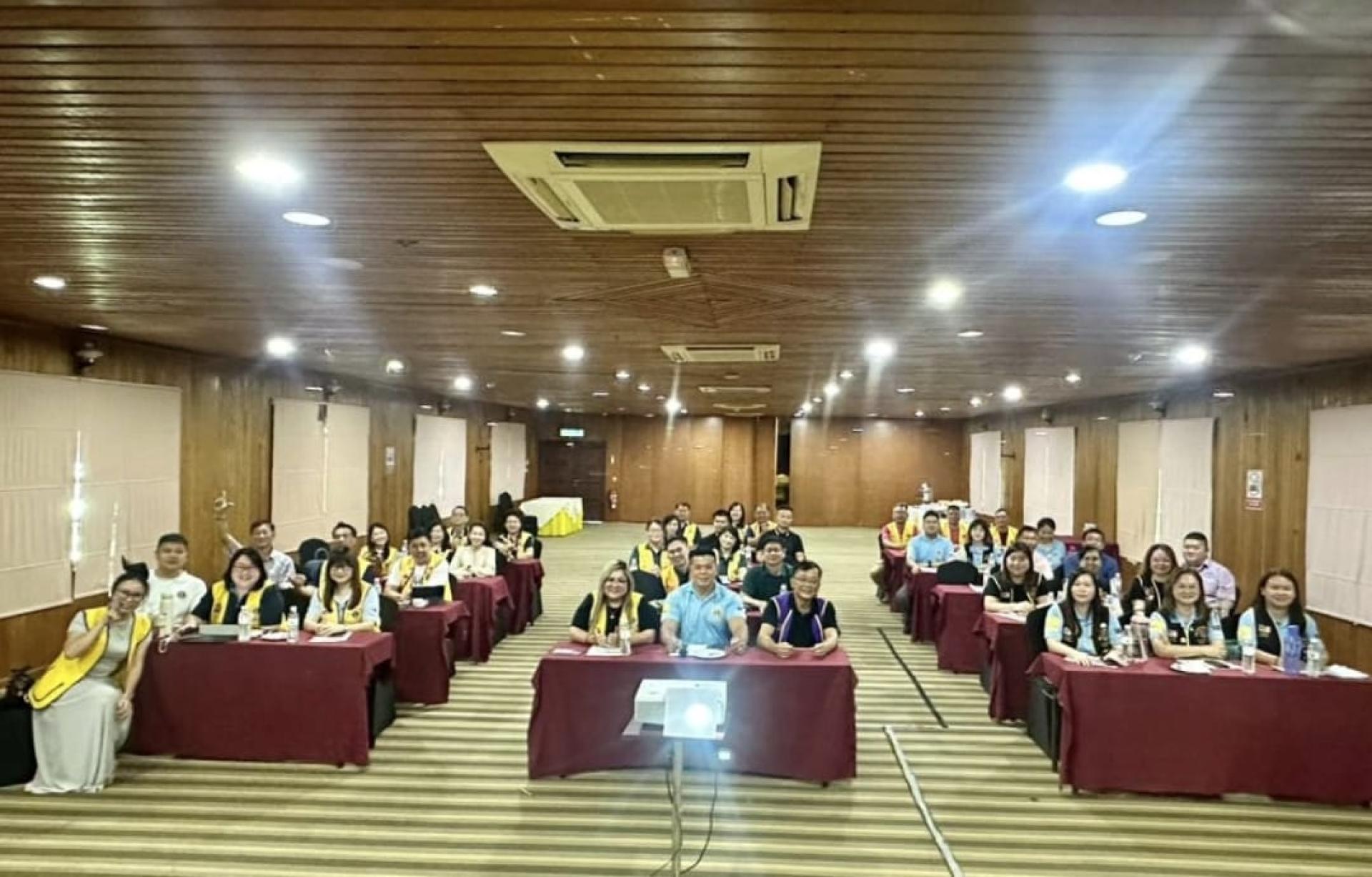 国际狮子会308A2区第四专区举办新会员迎新会及培训课程合影。