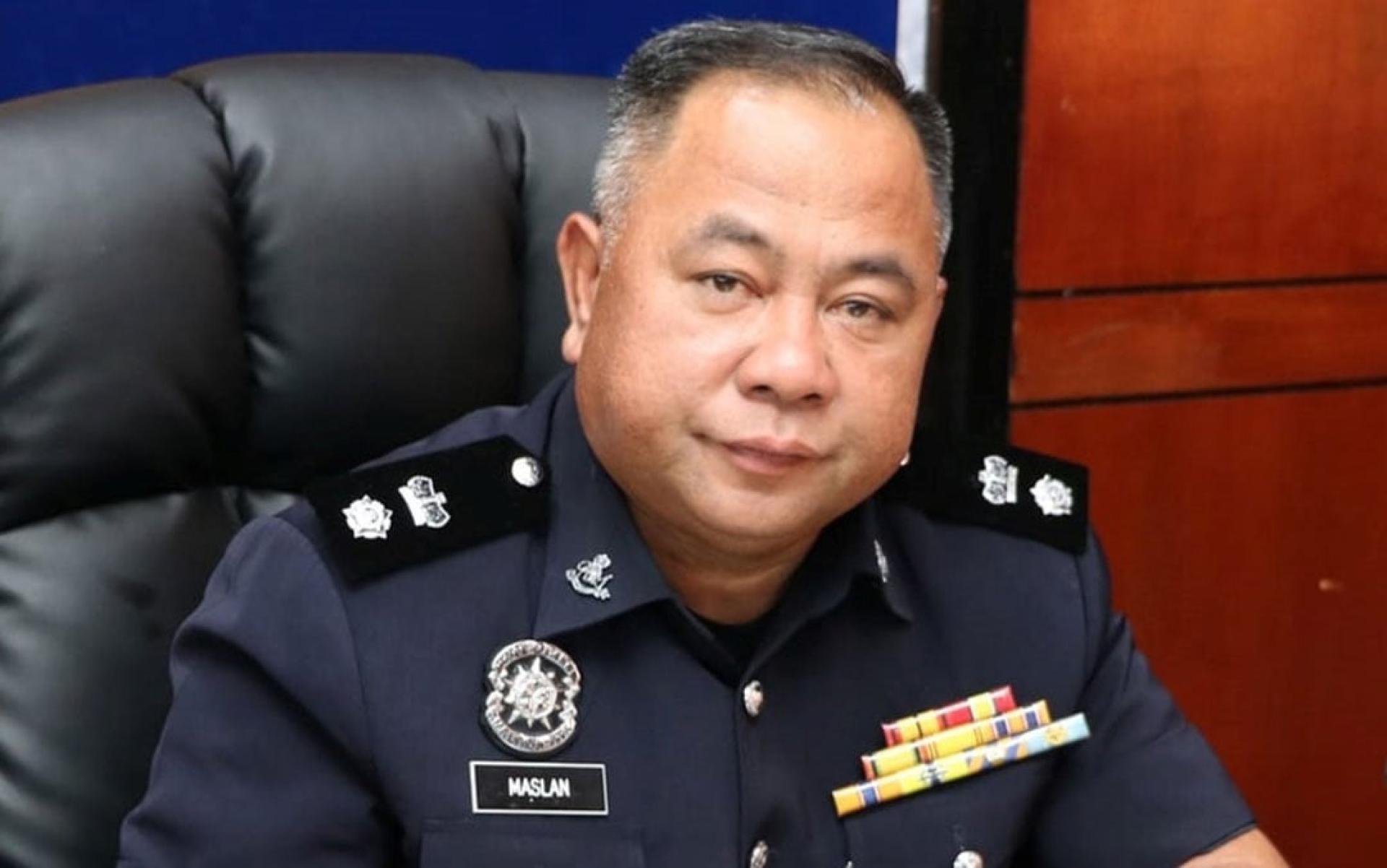 马斯兰表示，在接获投报后，警方援引4条法令调查华小倒挂国旗事件。