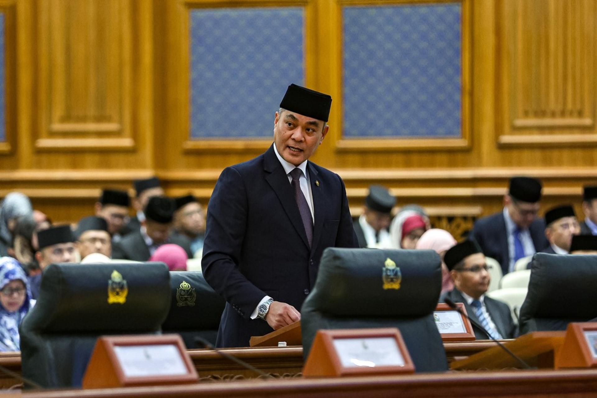 内政部长拿督阿玛丁在立法会议发言
