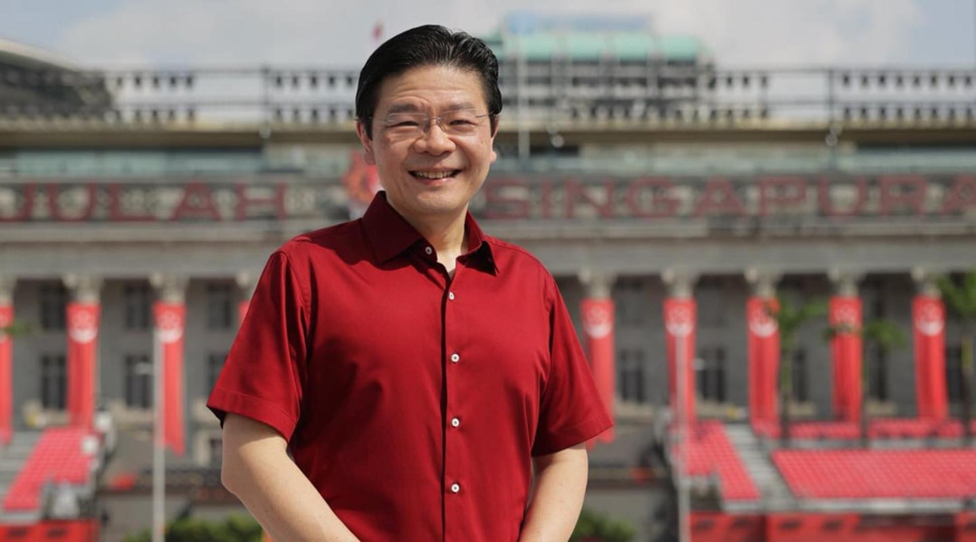 黄循财在新加坡政府大厦前的大草场录制国庆献词。那是新加坡独立后，于1966年举行首场国庆庆典的地方。