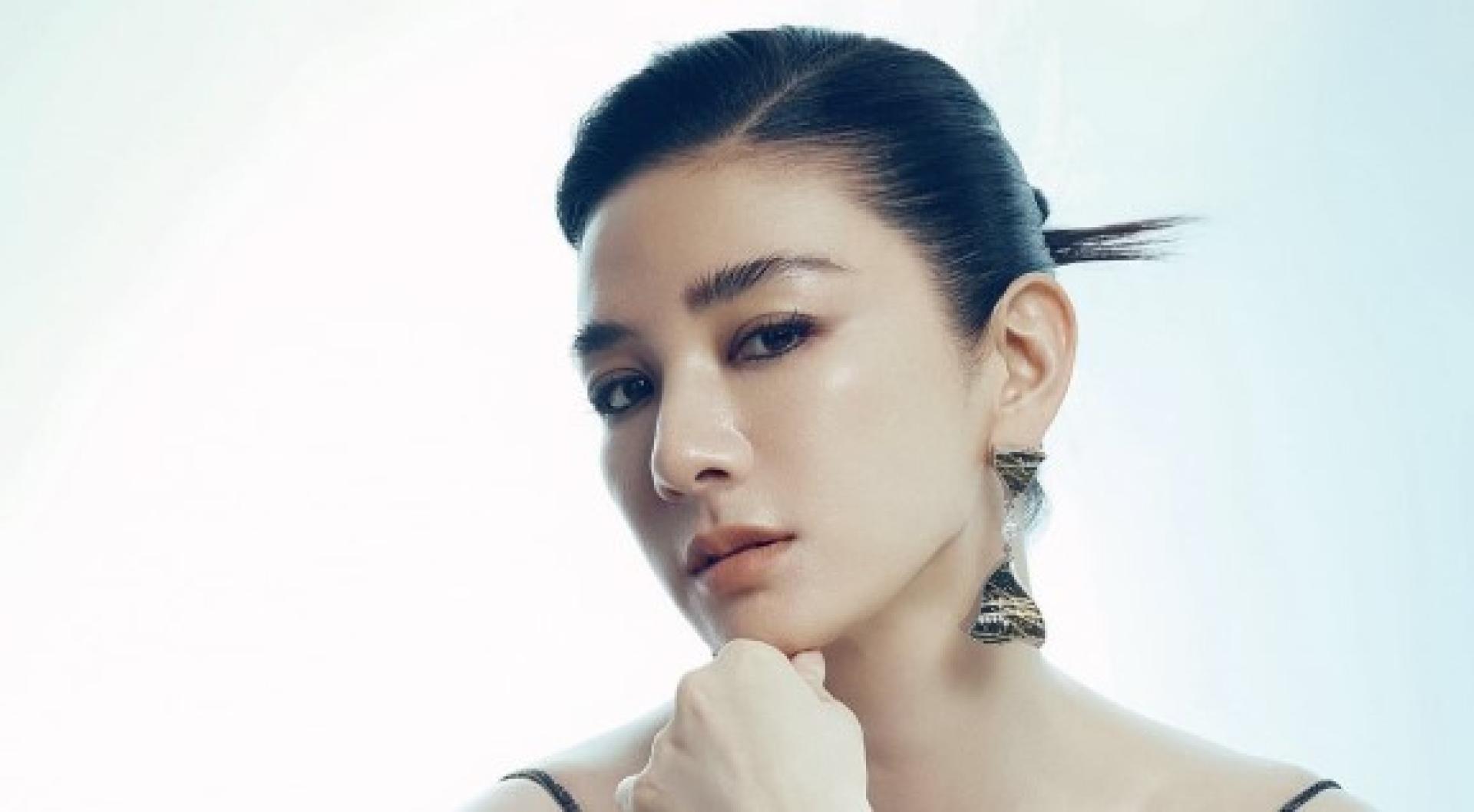 黄奕替女儿抱不平。