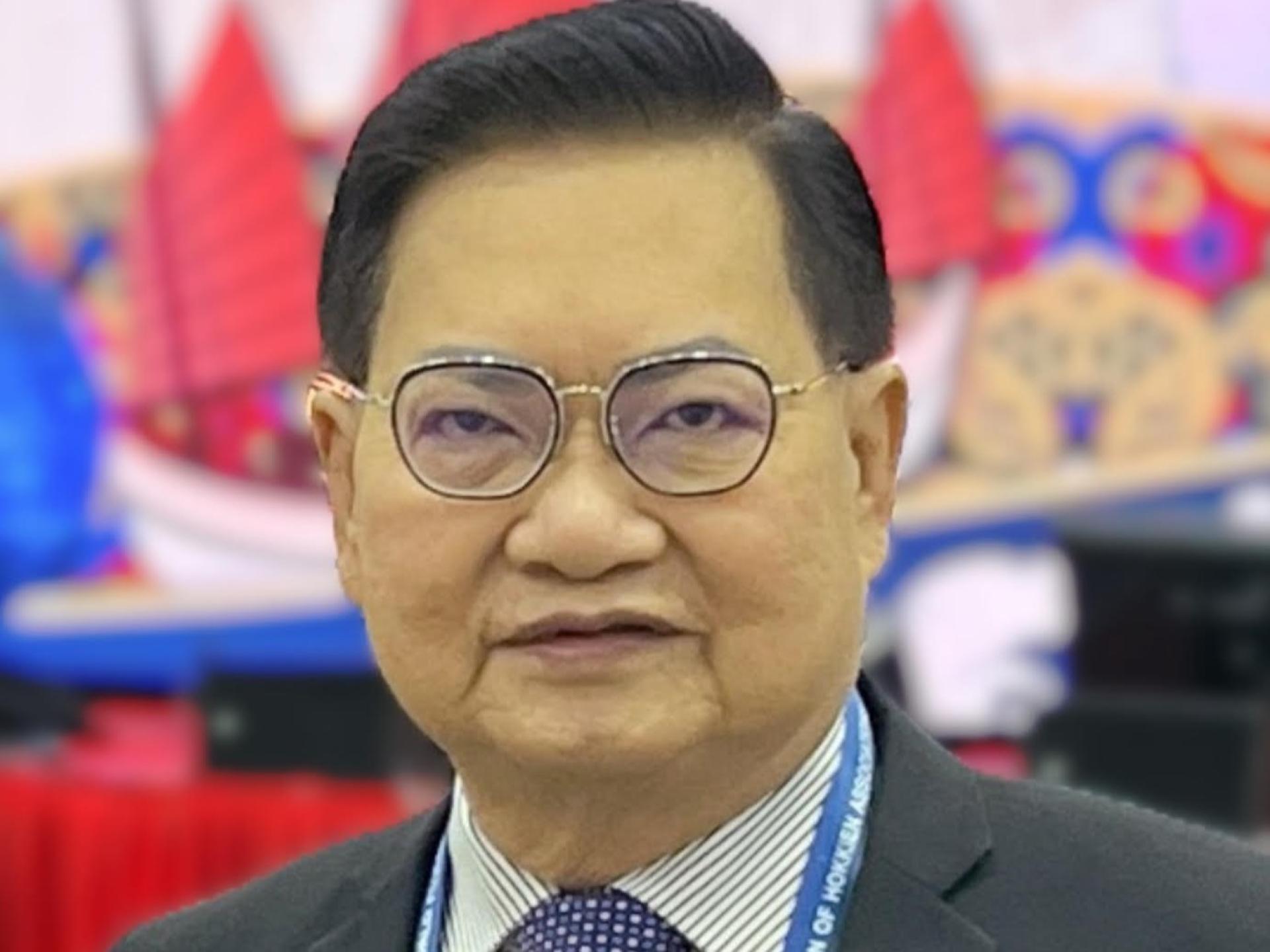 斯木省华总会长兼成邦江中华总商会会长拿督吴标生博士。