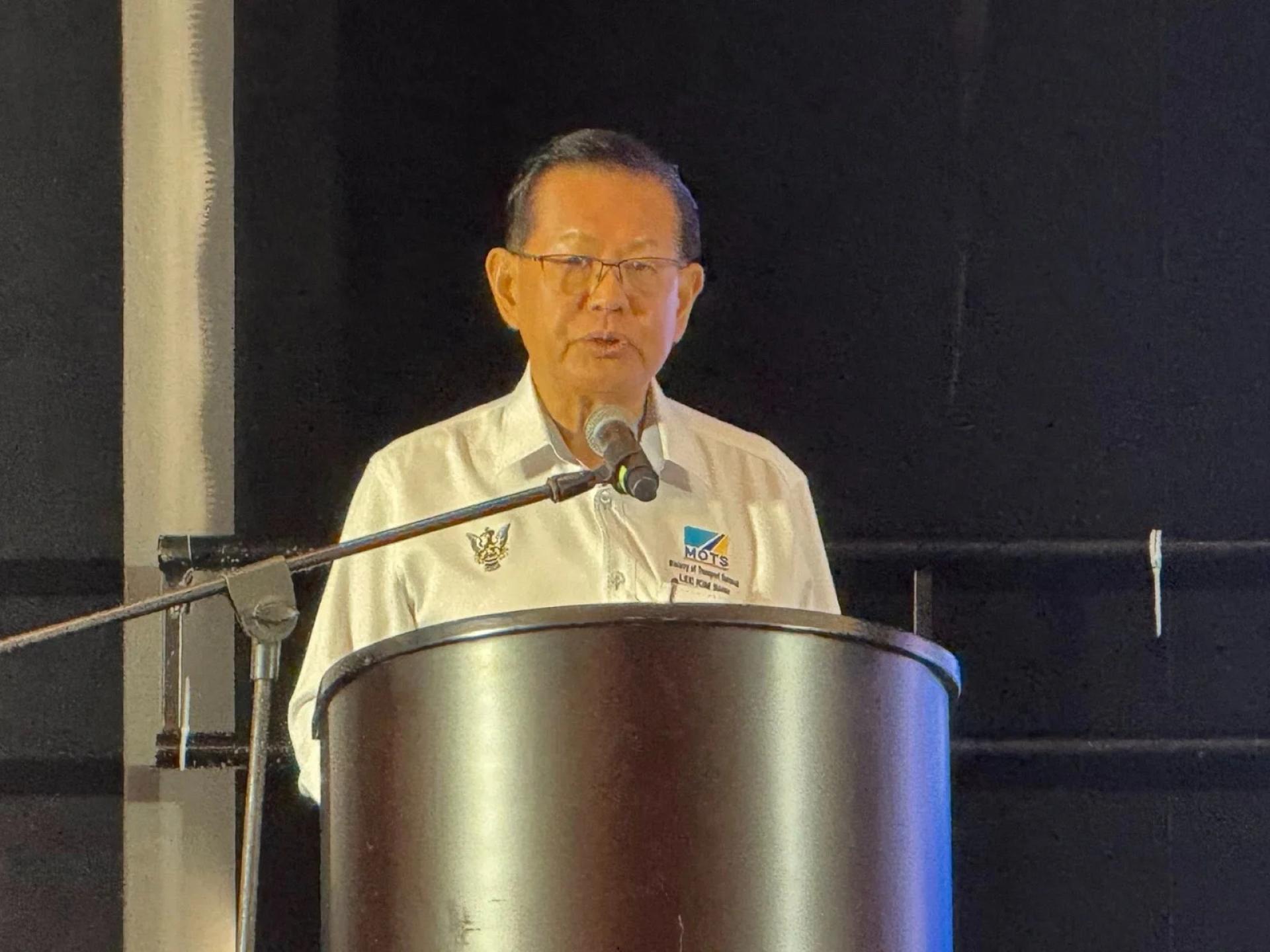 Lee ketika berucap merasmikan SAREX JASAR 2025 anjuran bersama CAAM dan PETRONAS, hari ini.