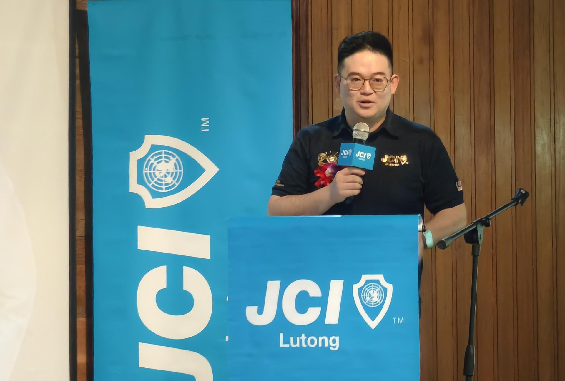 马来西亚青年商会总会长陈炜坚致词。