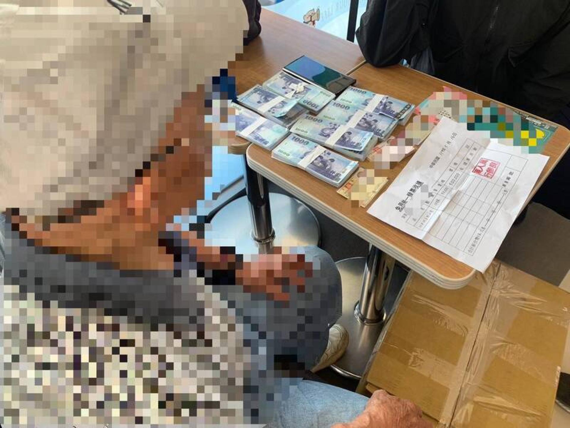 警方查获车手87岁黄姓老翁。（图：警方/自由时报）