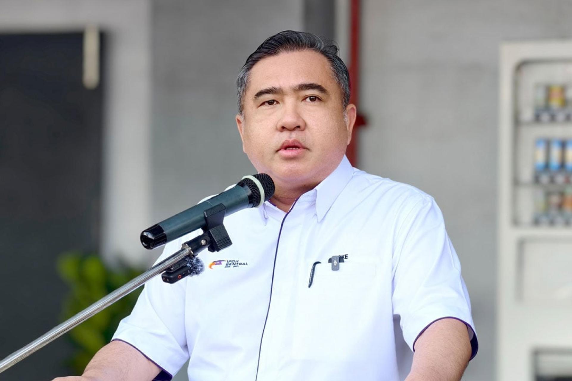 陆兆福：国庆日应该让国人团结起来，并提醒我们热爱国家应该成为我们的本能和生活的一部分。