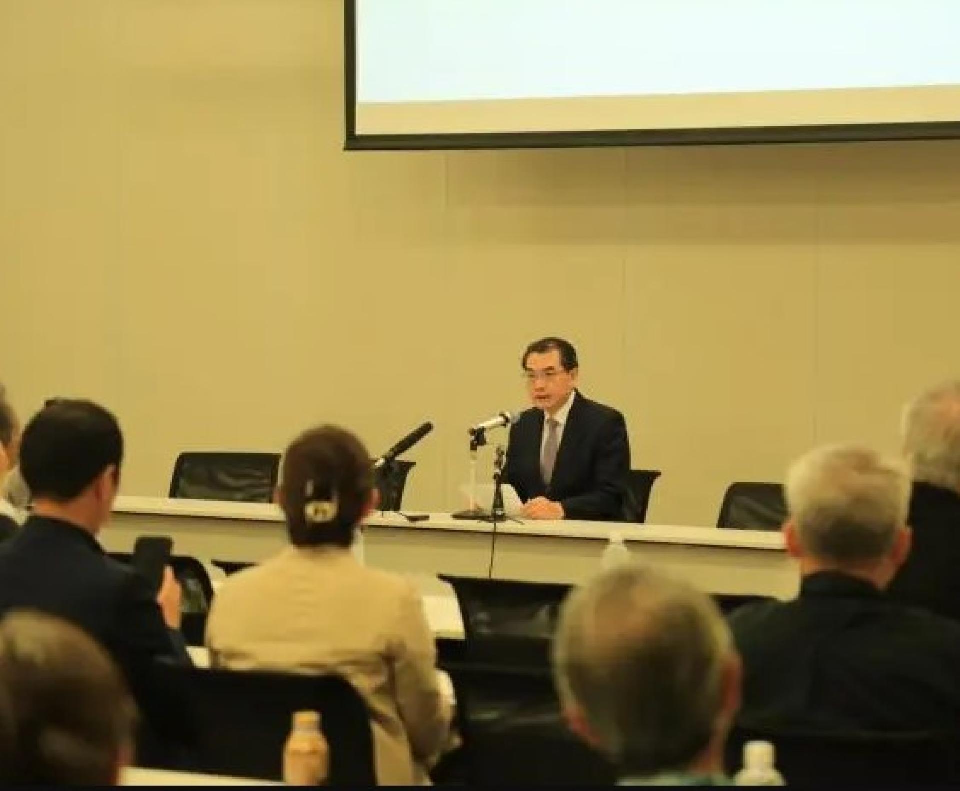 中国驻日本大使吴江浩出席日本和平反战集会。