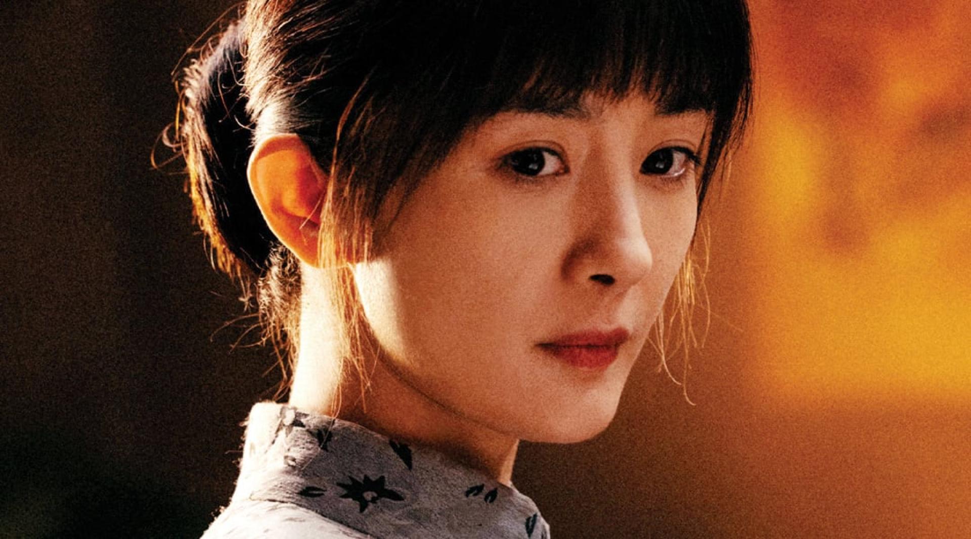 杨幂主演的年代剧《生万物》创下惊人的网播量，电视台收视第1。