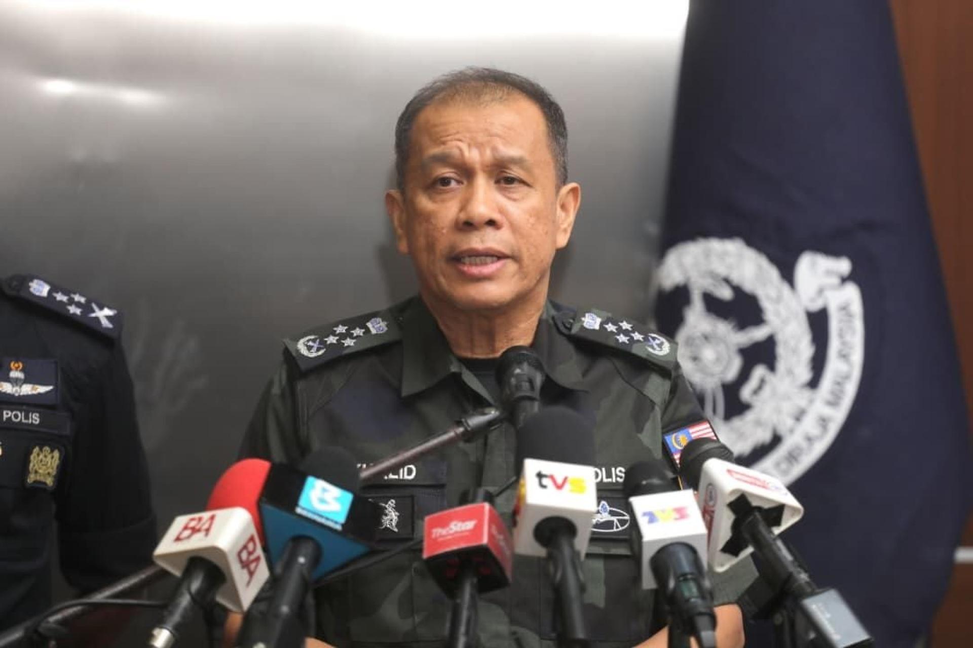 卡礼：发送恐吓讯息给拉菲兹妻子的手机号码，在外籍人士名下注册。