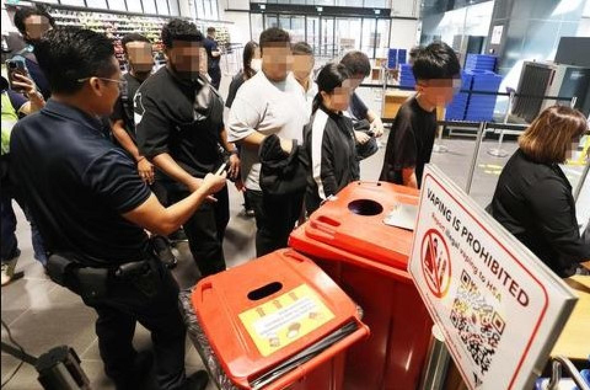 印度尼西亚国家肃毒局近期查获多起以电子烟为掩护走私致幻物质的案件，但当局目前没有计划将电子烟液归类为麻醉药品。