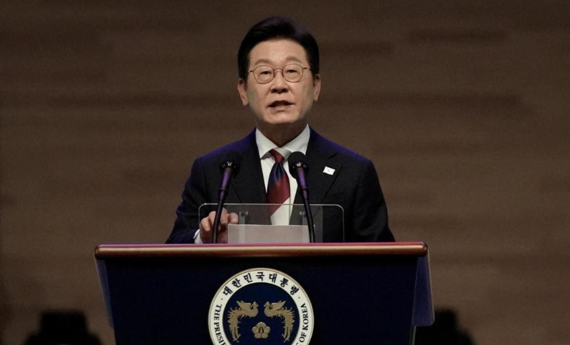 美韩峰会前夕，韩国总统李在明表态反对美军“战略灵活性”。图为他于8月15日在首尔出席活动时发表讲话。