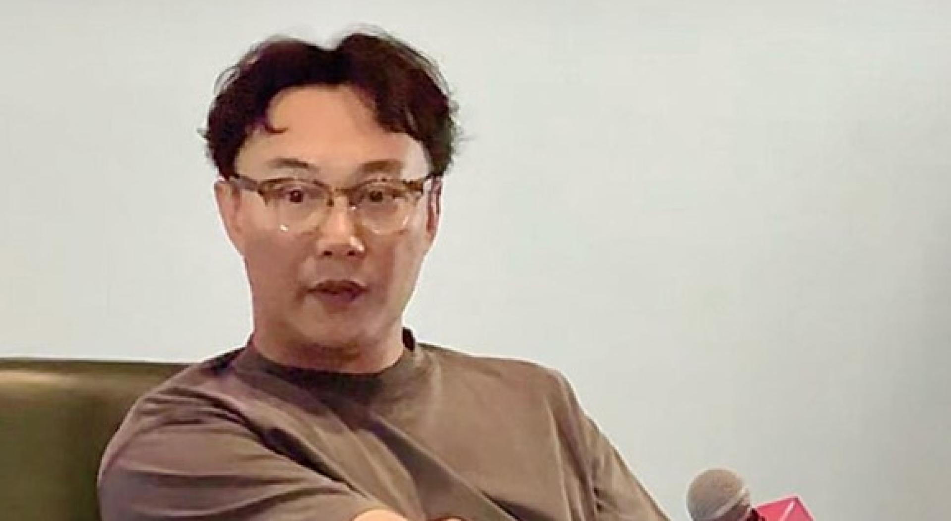 陈奕迅忘词片段遭消费，瞬间没有笑容。