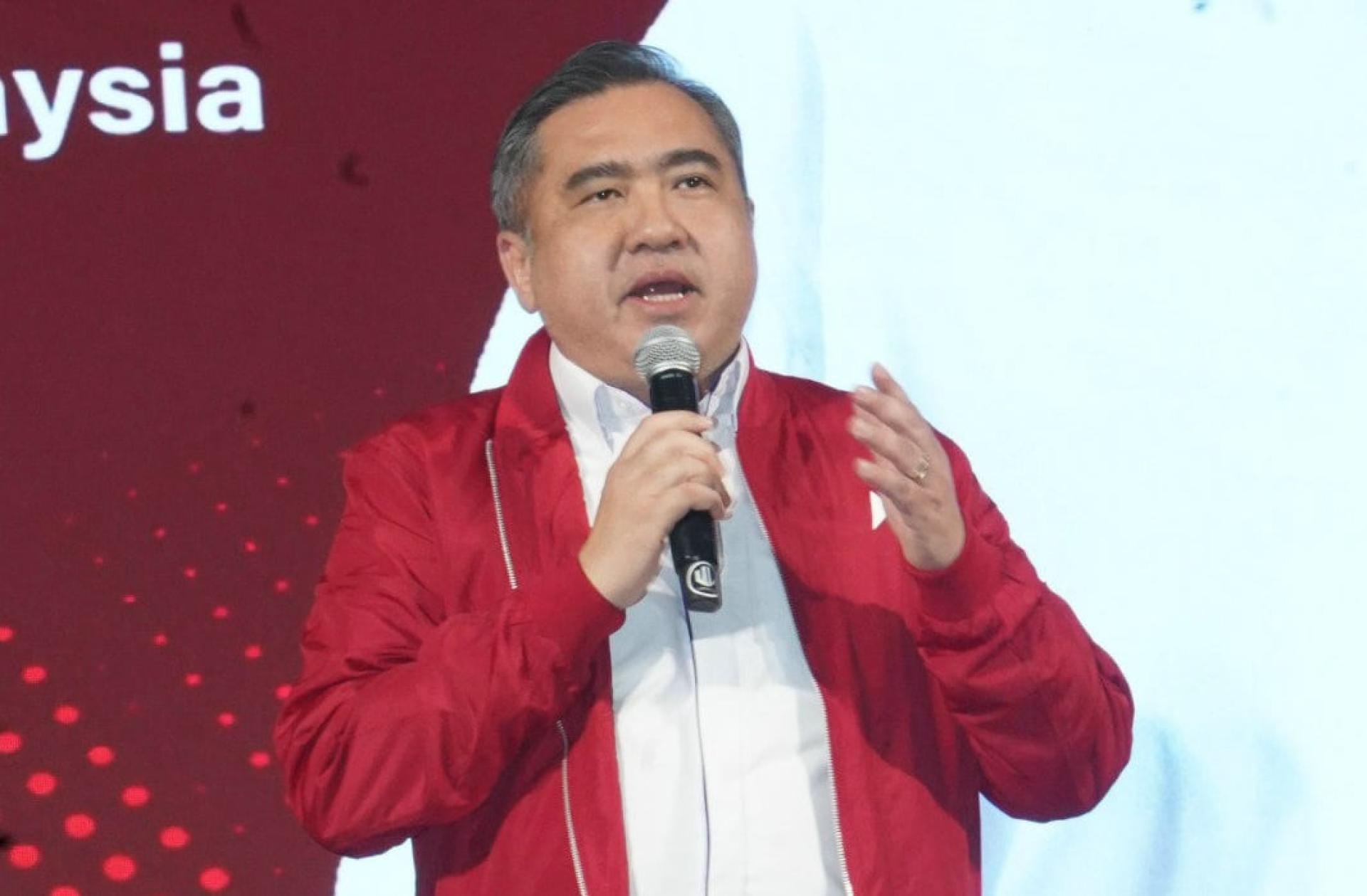 陆兆福。