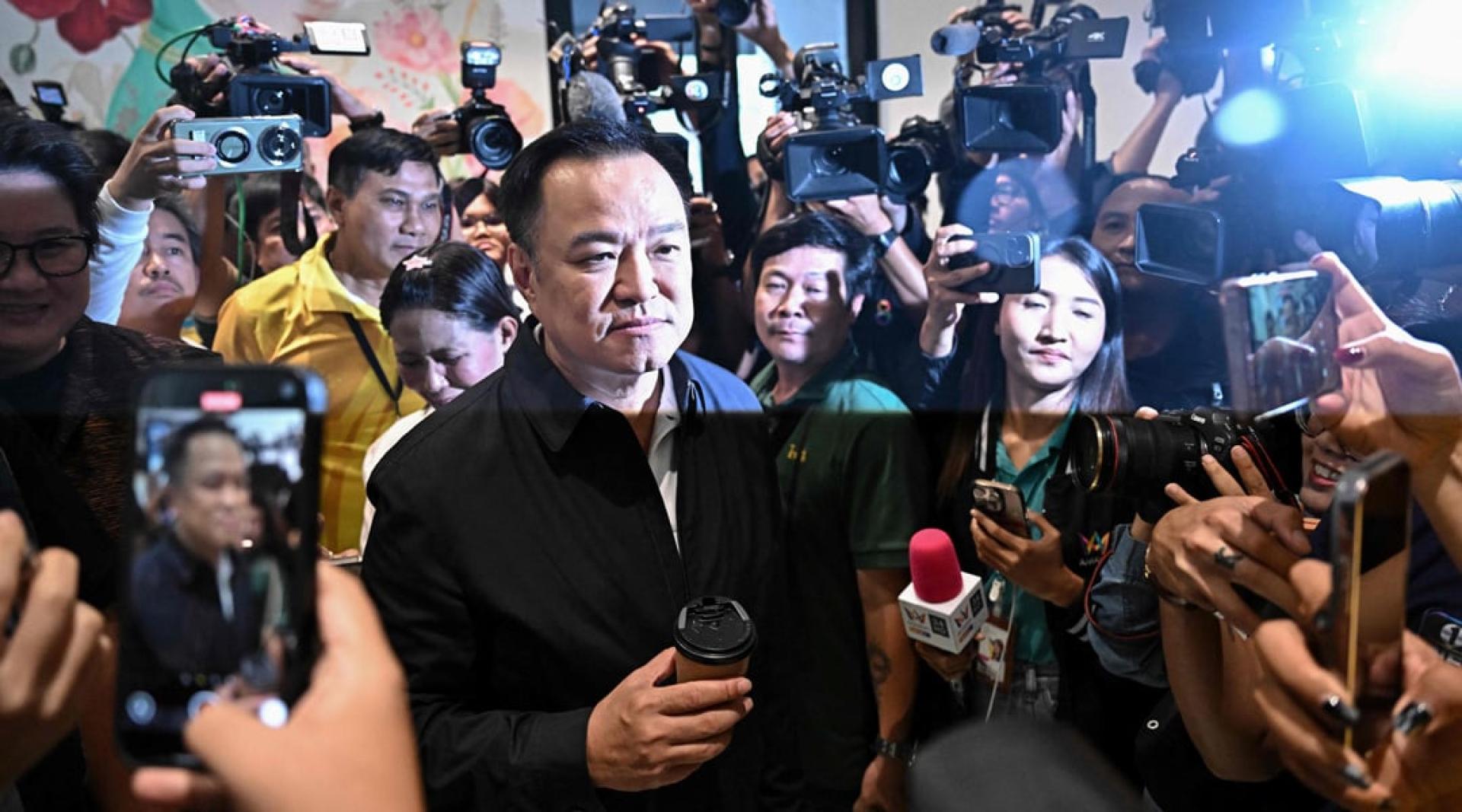 泰自豪党的首相候选人是前副首相兼内政部长阿努廷。