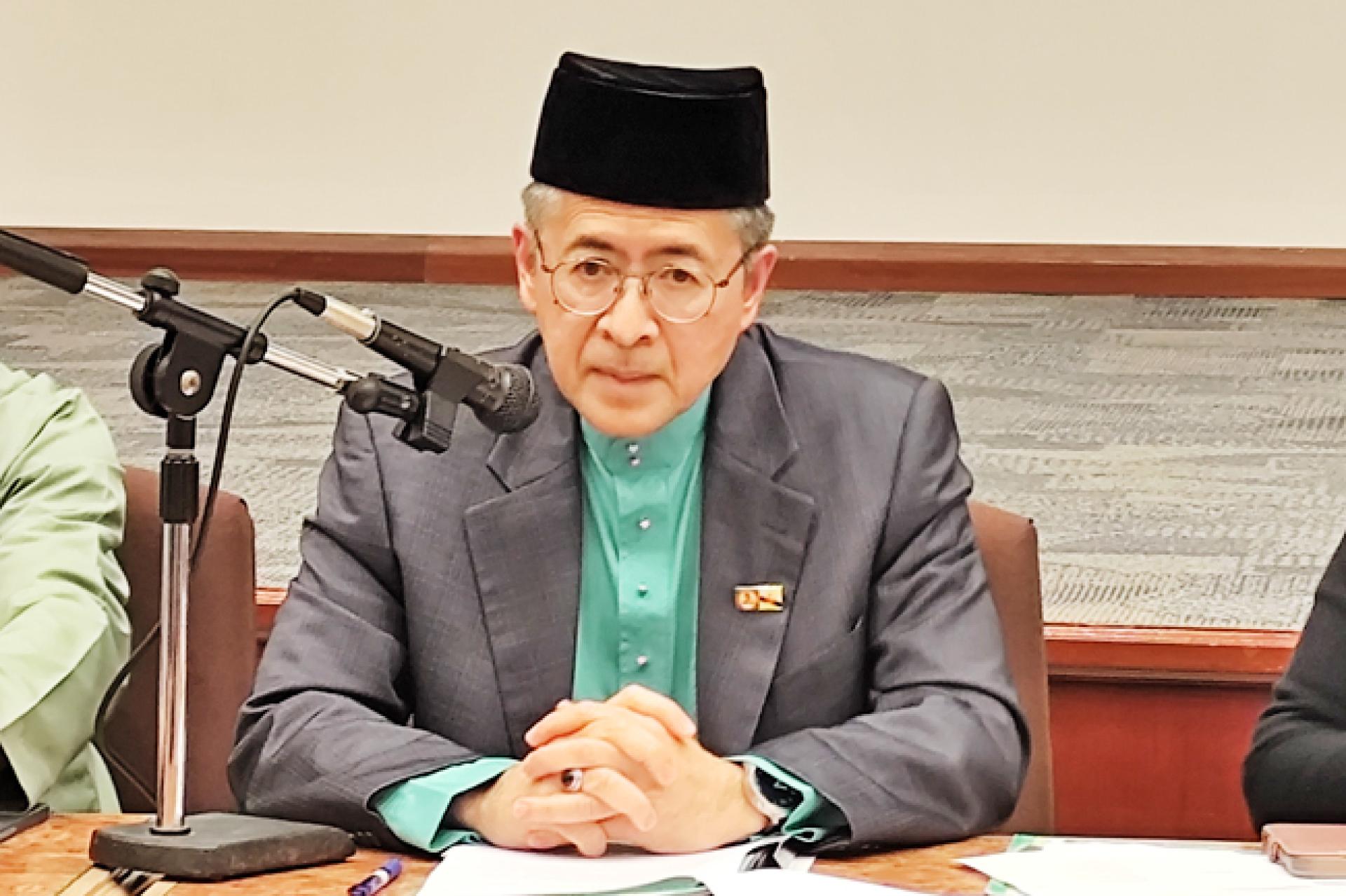 宗教事务部常任秘书莫哈末罗斯里在新闻发布会上发布集会游行活动