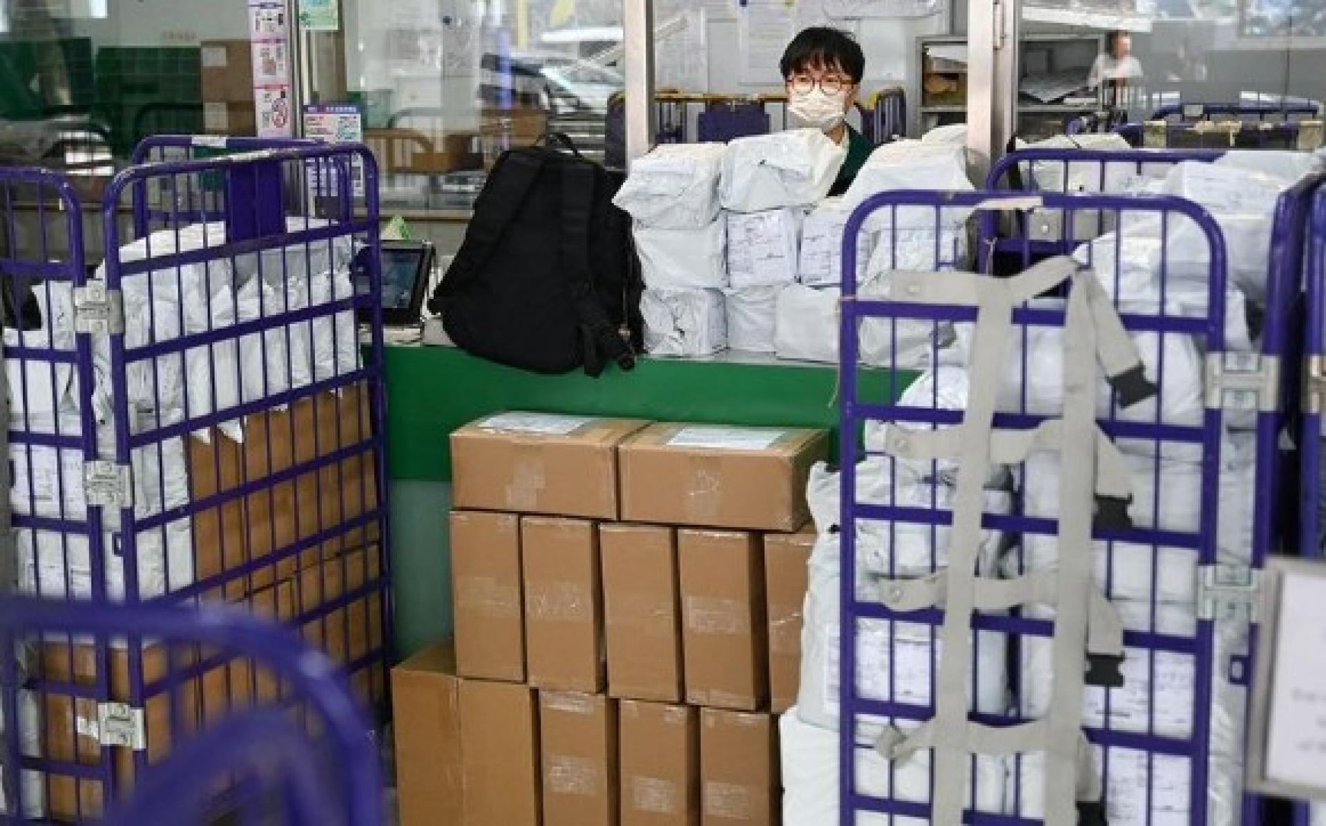因关税问题，多地全面或部分暂停对美包裹寄递。