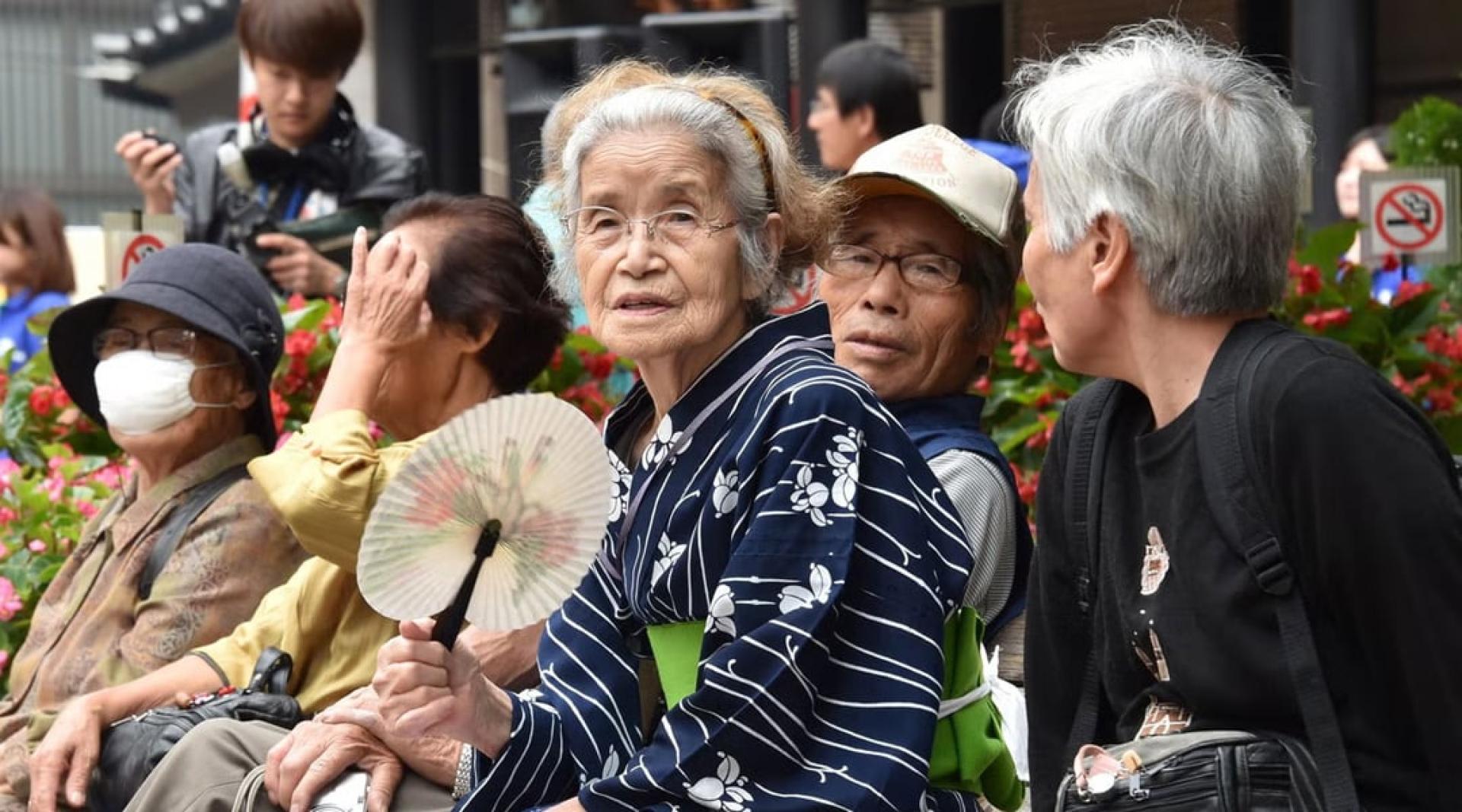 日本每10万人中约有80名百岁老人。