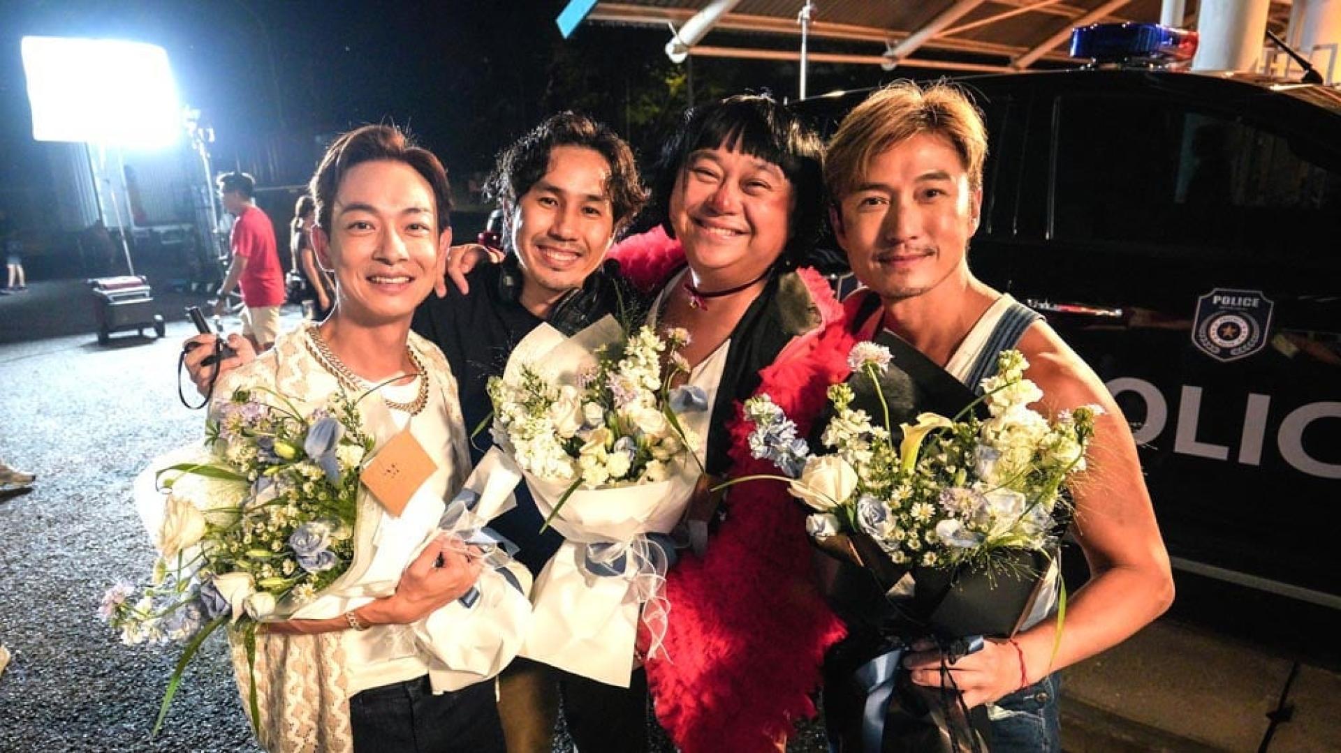 2026年贺岁电影《妈妈又要嫁》日前杀青，导演陈立谦（左2）与梁竞徽（左1）、陈山聪（右起）和林盛斌。