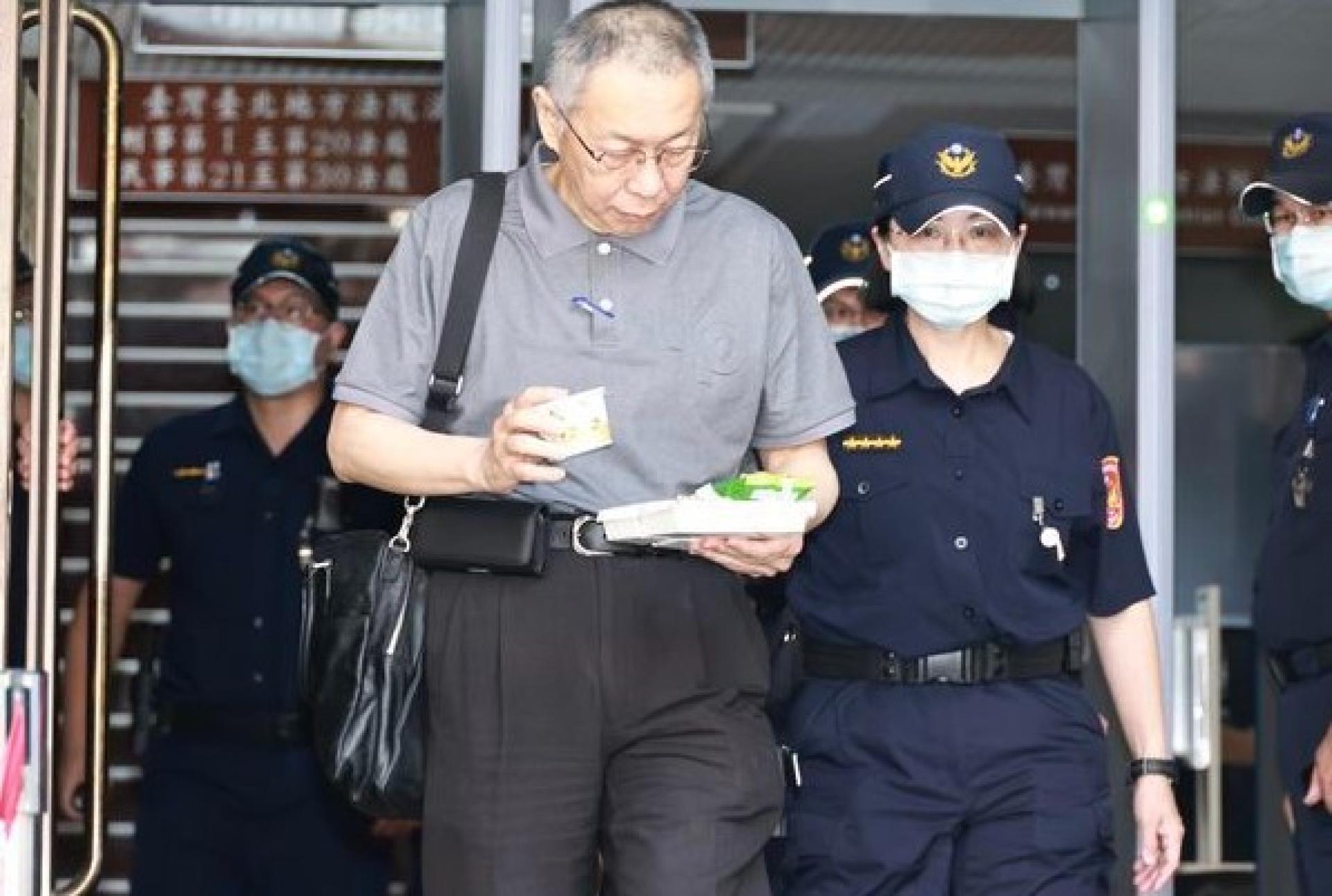柯文哲遭妻子透露臀部出现对称伤口，资料照。