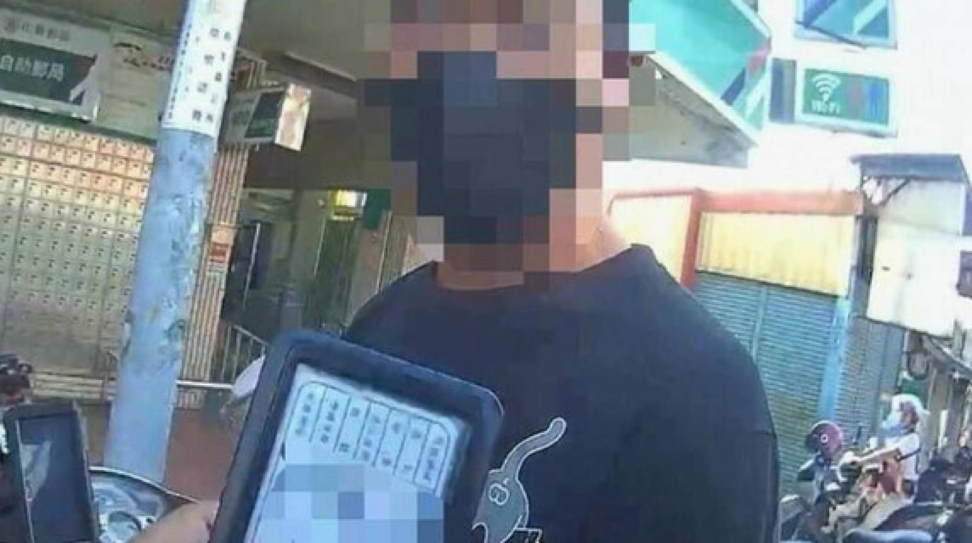 警方查获外籍车手。