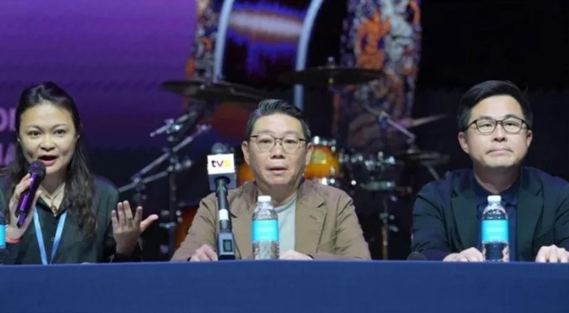 Wong Ai Ning（左2）及团队于9月24日在蒙福教会召开记者会，说明古晋Air Supply演唱会临时取消一事。