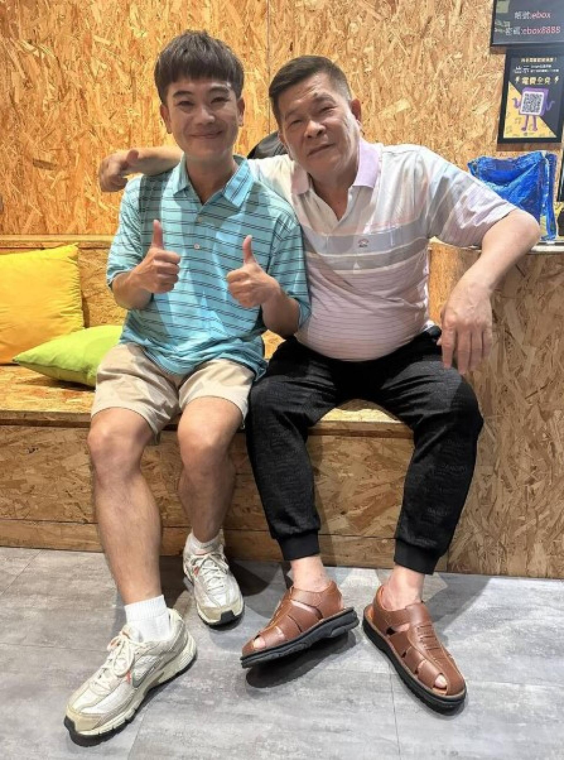 马国毕（左）晒出与艺人澎恰恰的合照。