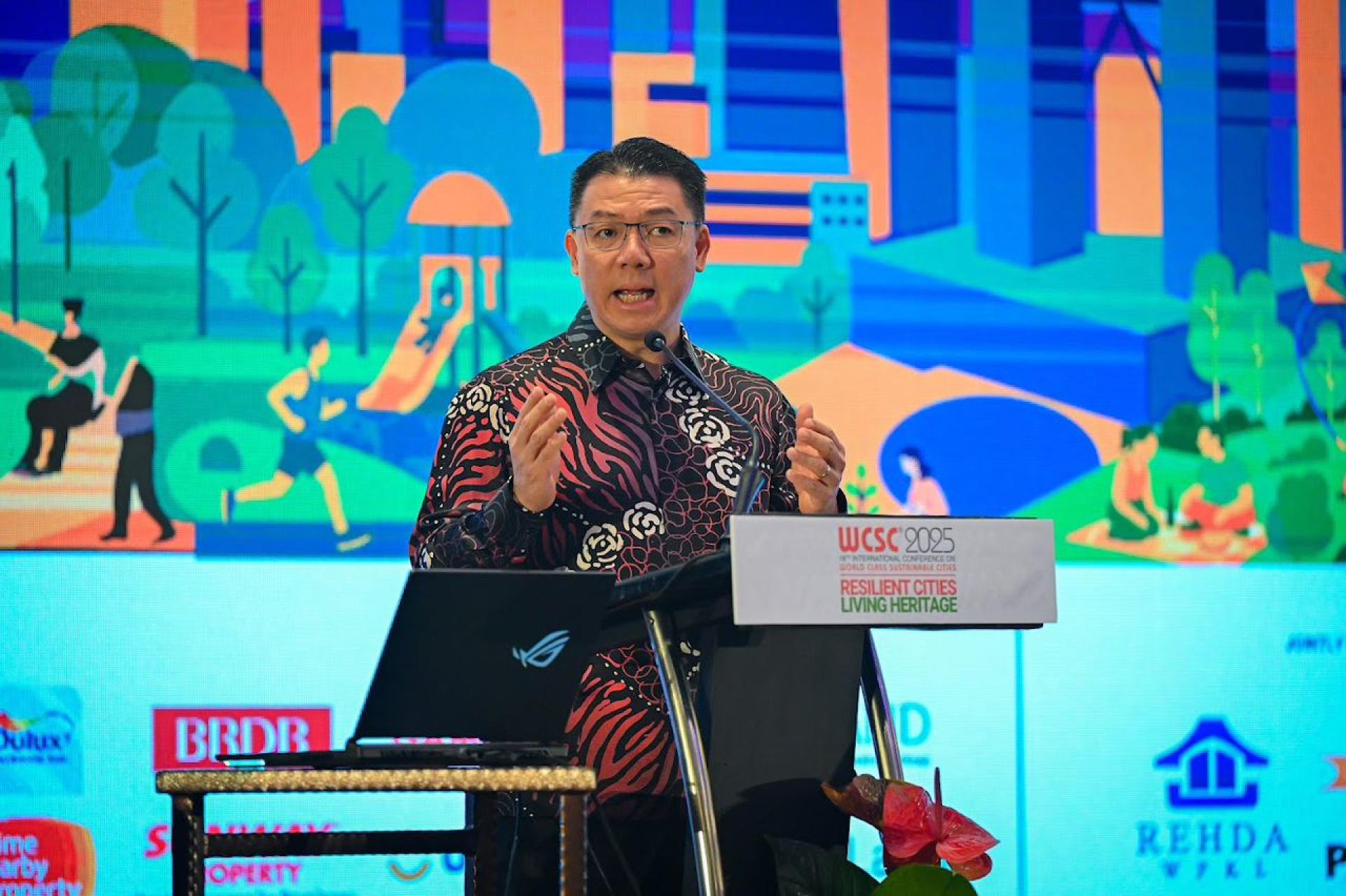倪可敏：房政部持开放态度，欢迎任何有助改进《城市翻新法案》的建议与建设性批评。