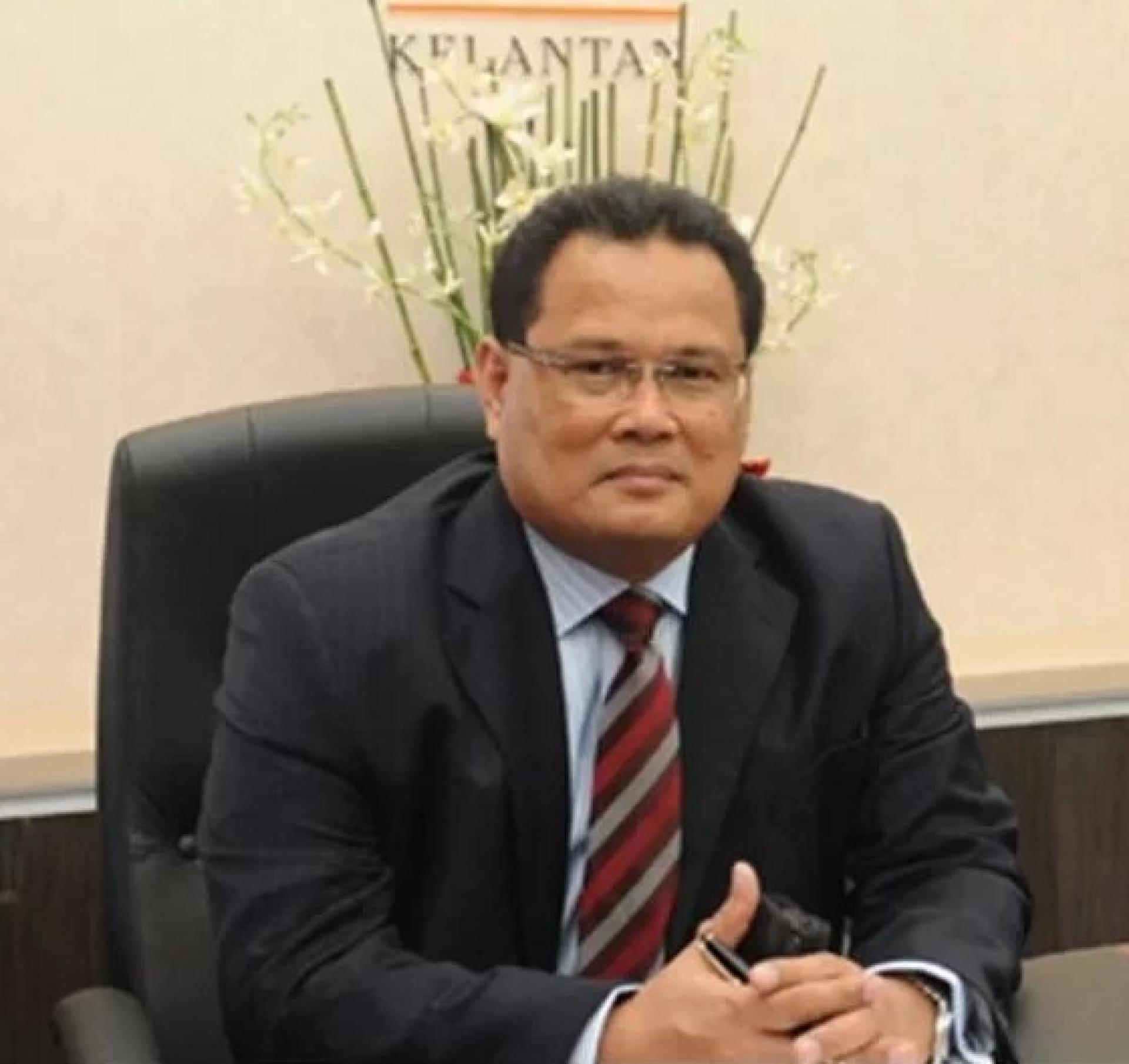 国家教授理事会（MPN）主席荣休教授拿督拉都安谢罗斯。