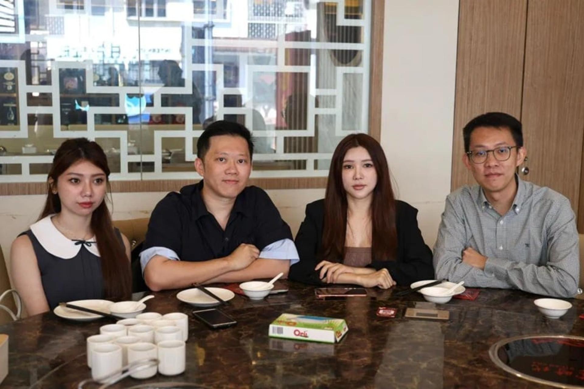 莫小敏（右2起）、龙金辰和莫小洁周四（2日）出席记者会，右是曾建纶。