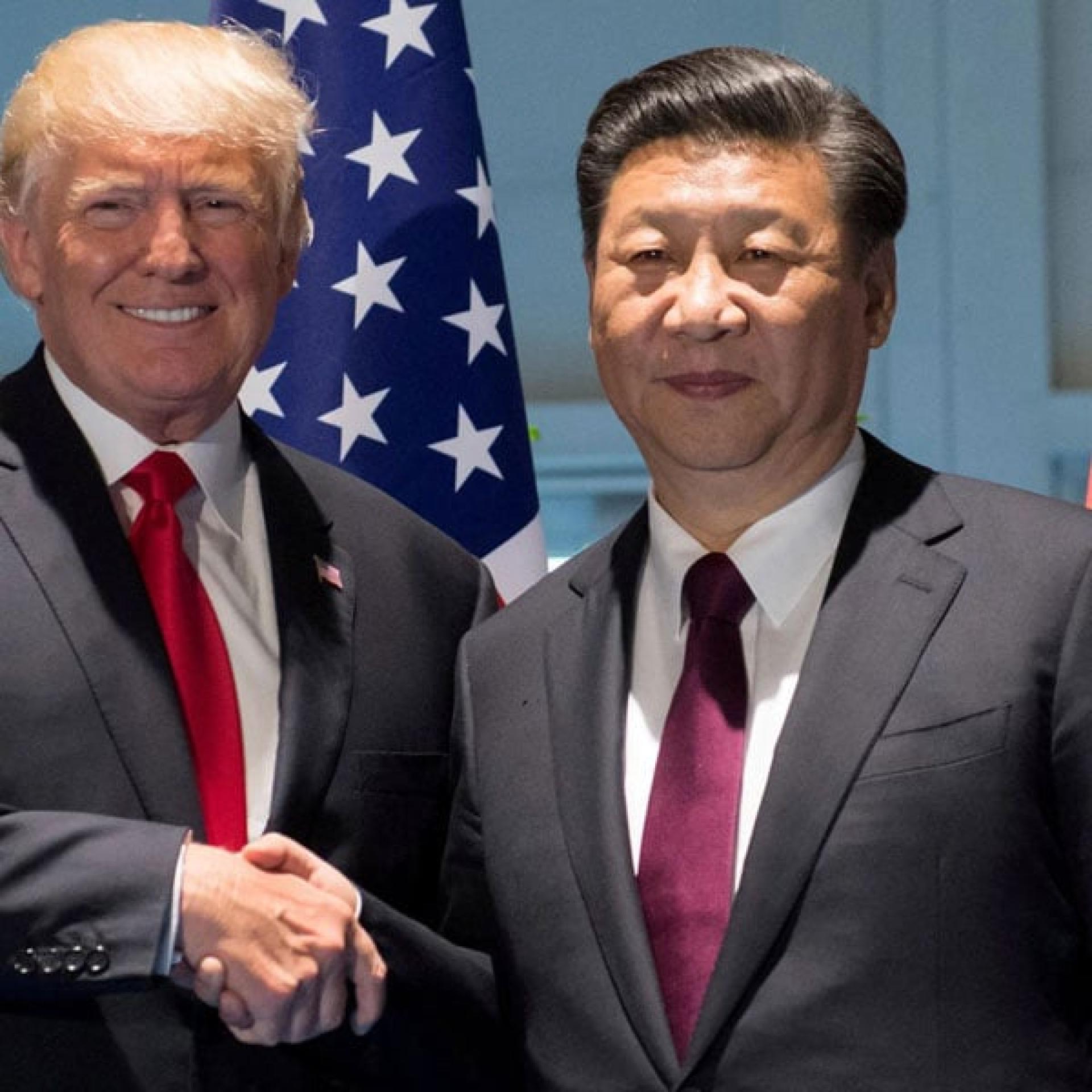 特朗普（左）与习近平（右）将在10月底于韩国举行的亚太经合组织（APEC）峰会期间会晤。（示意图）
