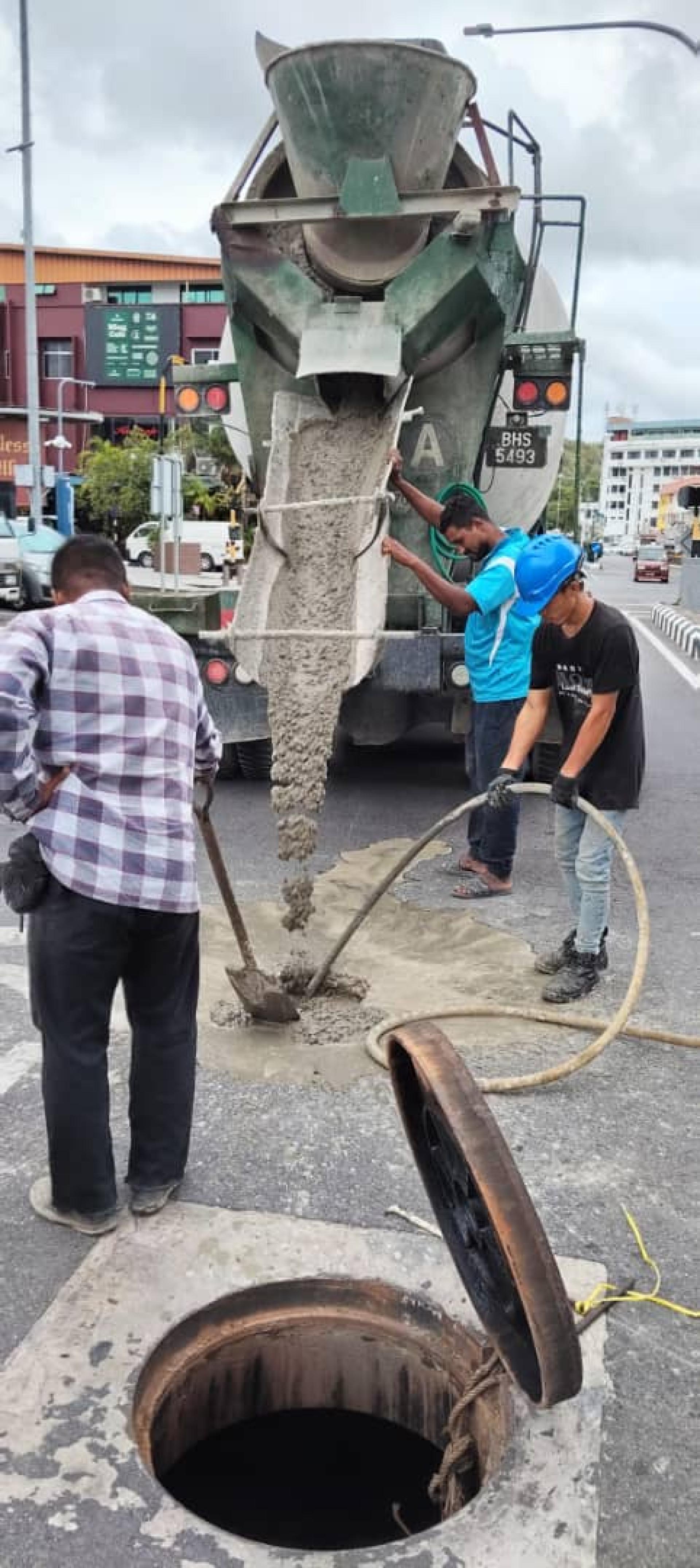 有关路段已于今午由当局紧急填补，以防悲剧发生。